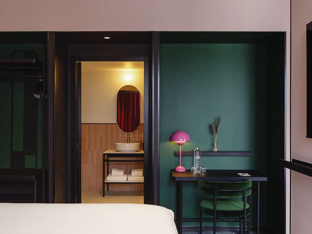 TRIBE LYON CROIX ROUSSE-guestroom-Guest Room,Bathroom,Suite,On-Site.jpg