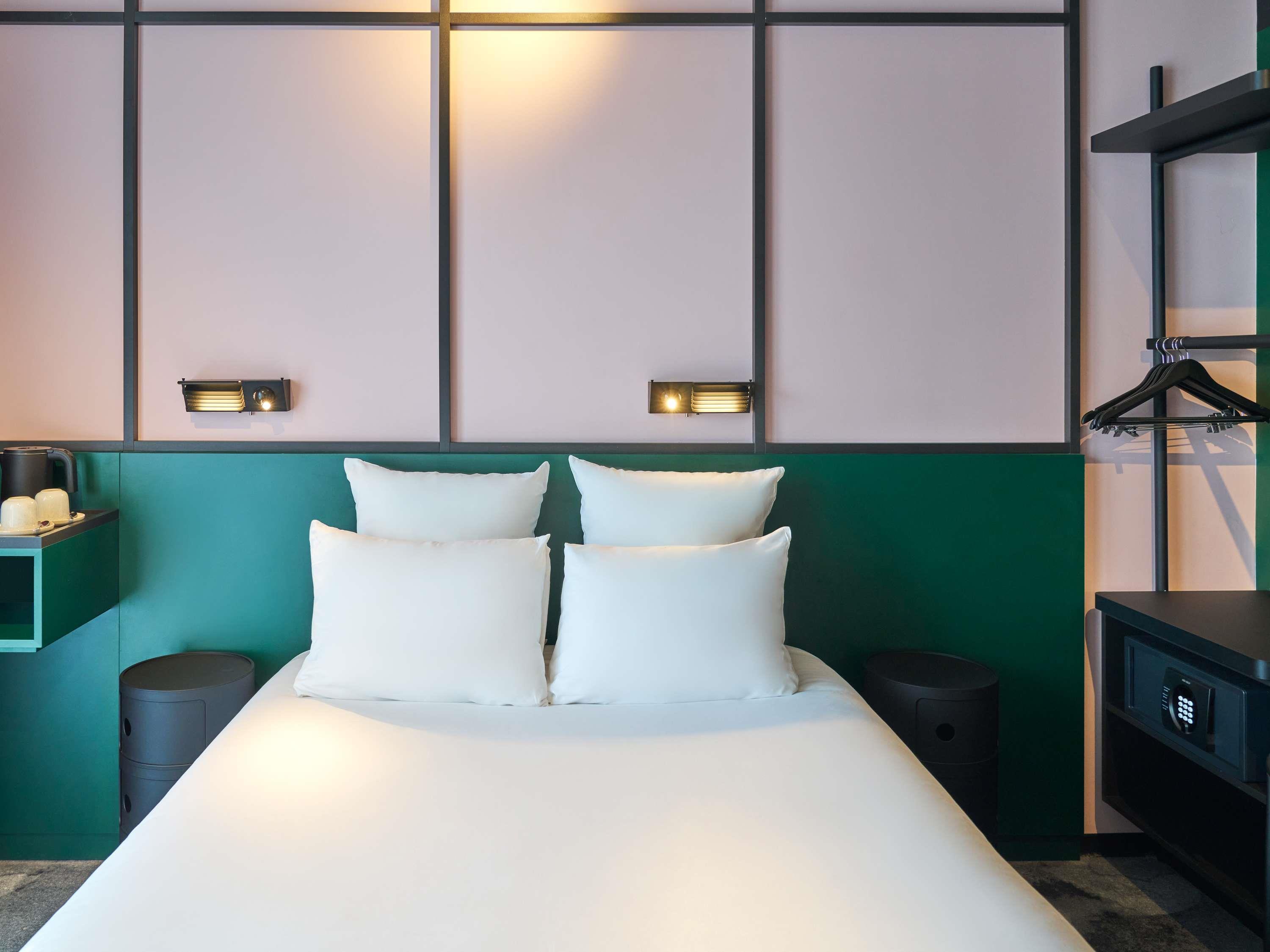 TRIBE Lyon Croix Rousse Room Type - TRIBE Comfort room with 1 double bed, facing the garden