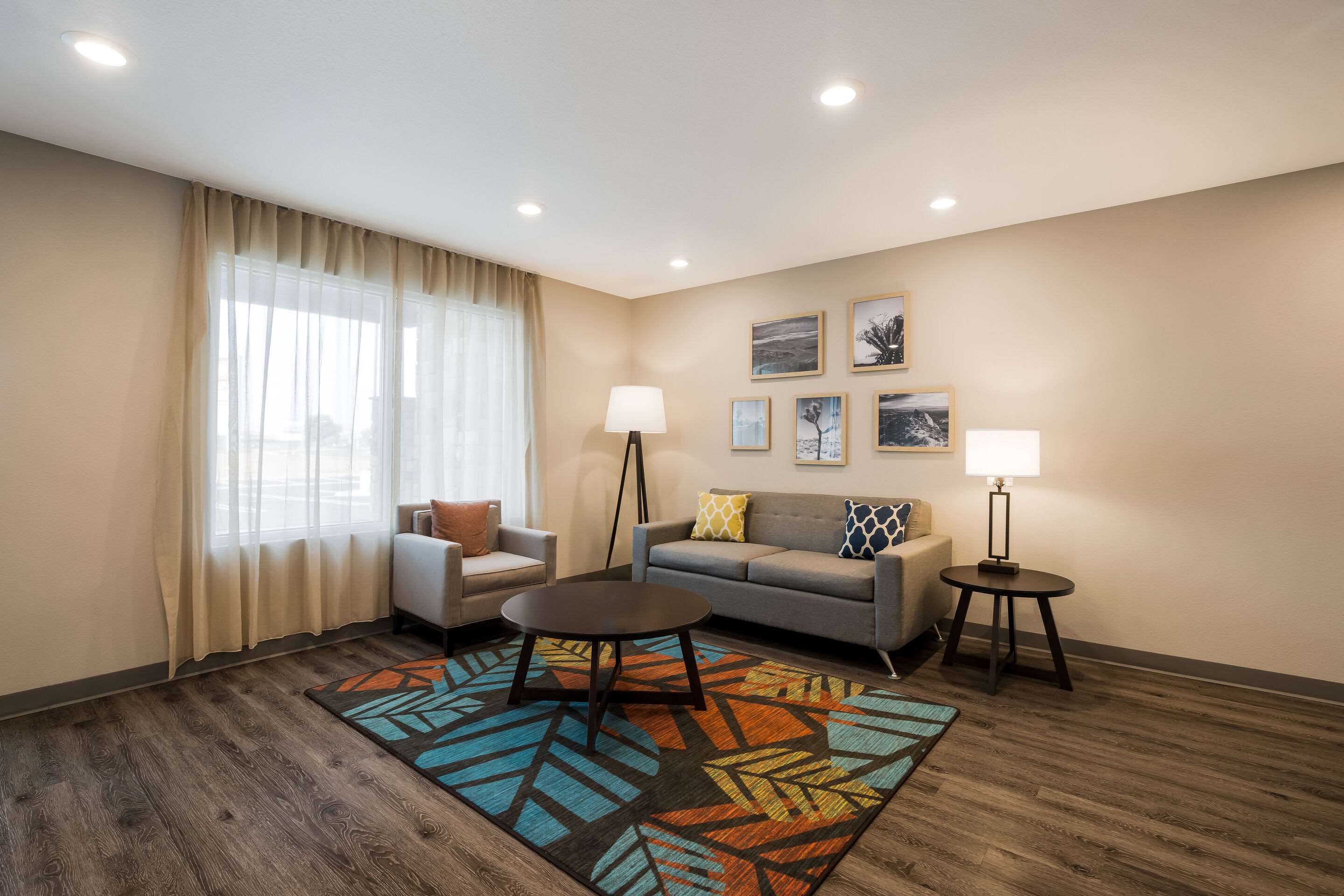 Hotel lobby | WoodSpring Suites Moreno Valley
