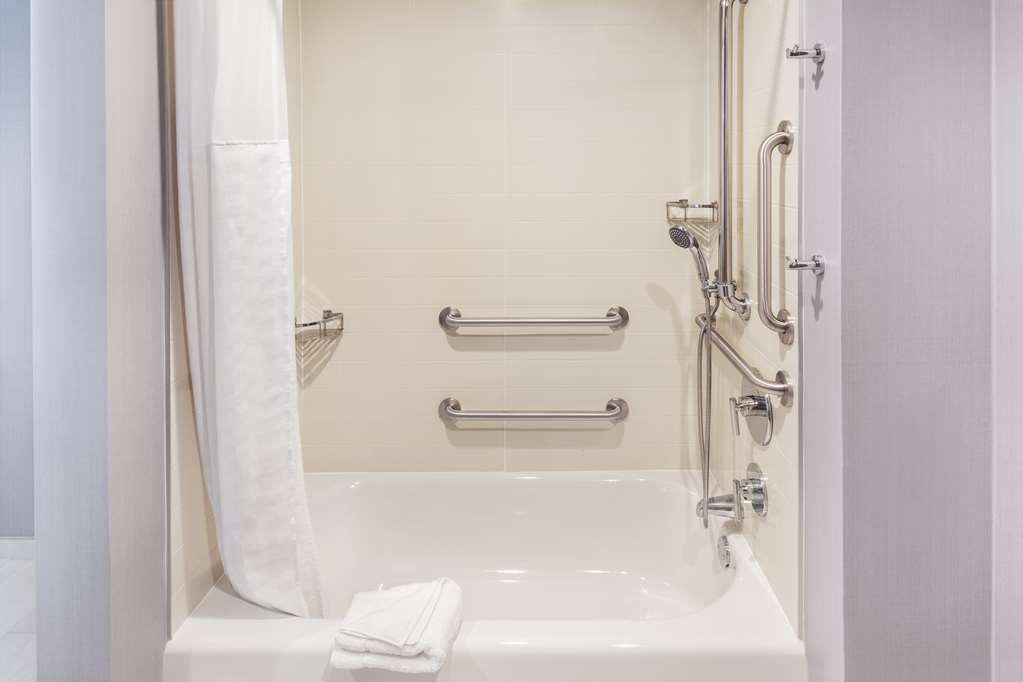 HYATT PLACE MUNSTER-guestroom-Guest Room,Bathroom,On-Site.jpg