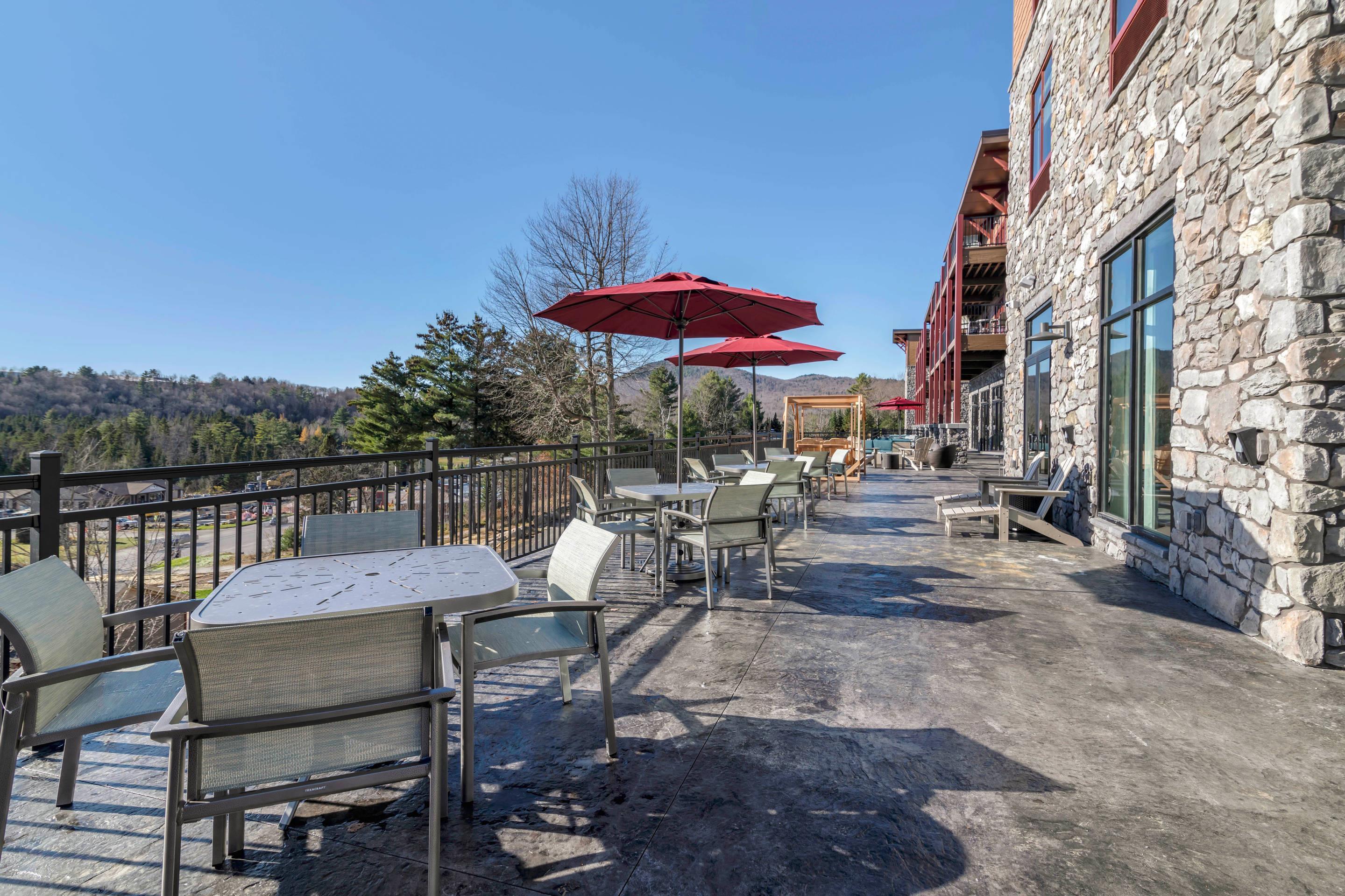 Hotel patio | Cambria Hotel Lake Placid - Lakeside Resort