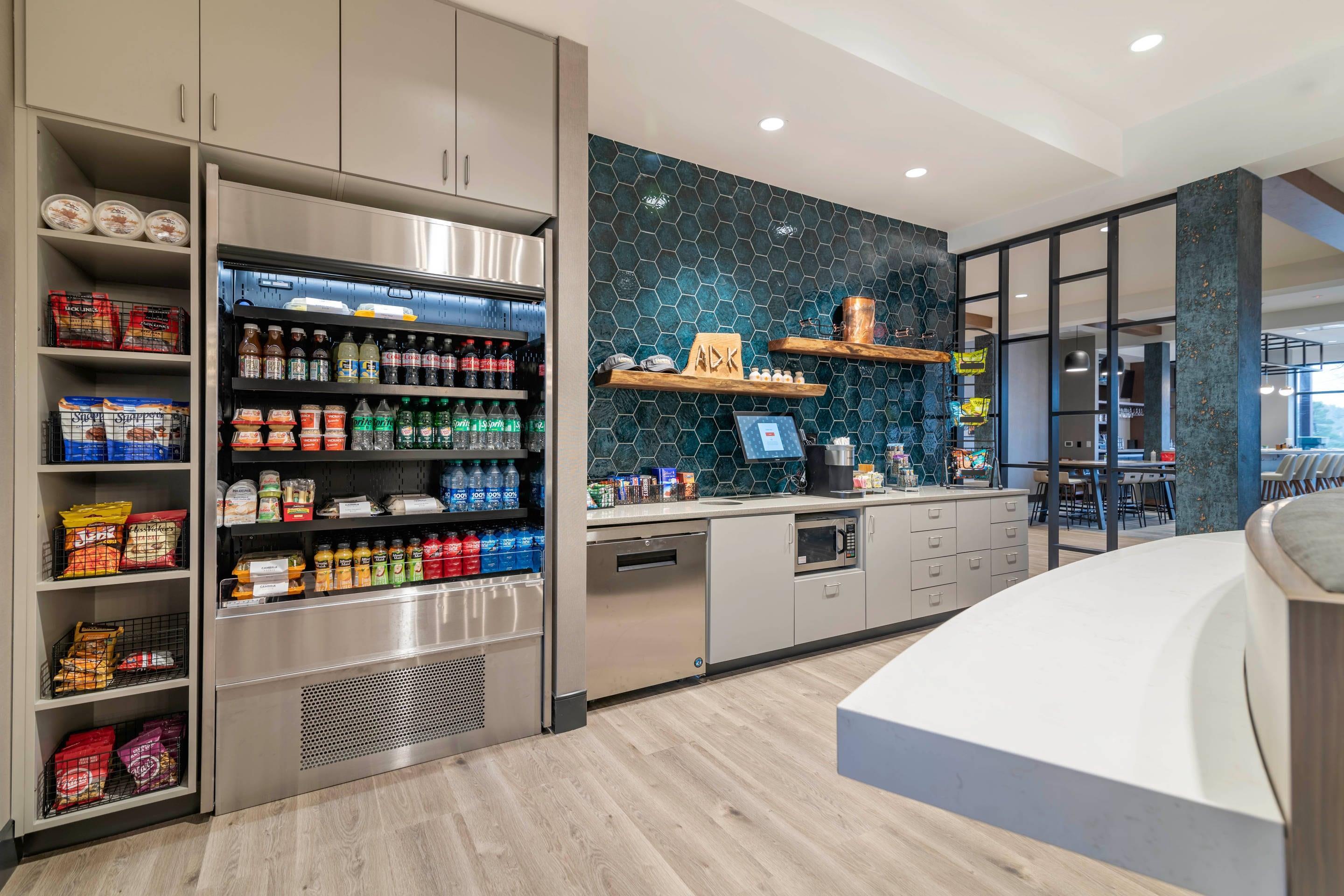 Hotel marketplace | Cambria Hotel Lake Placid - Lakeside Resort