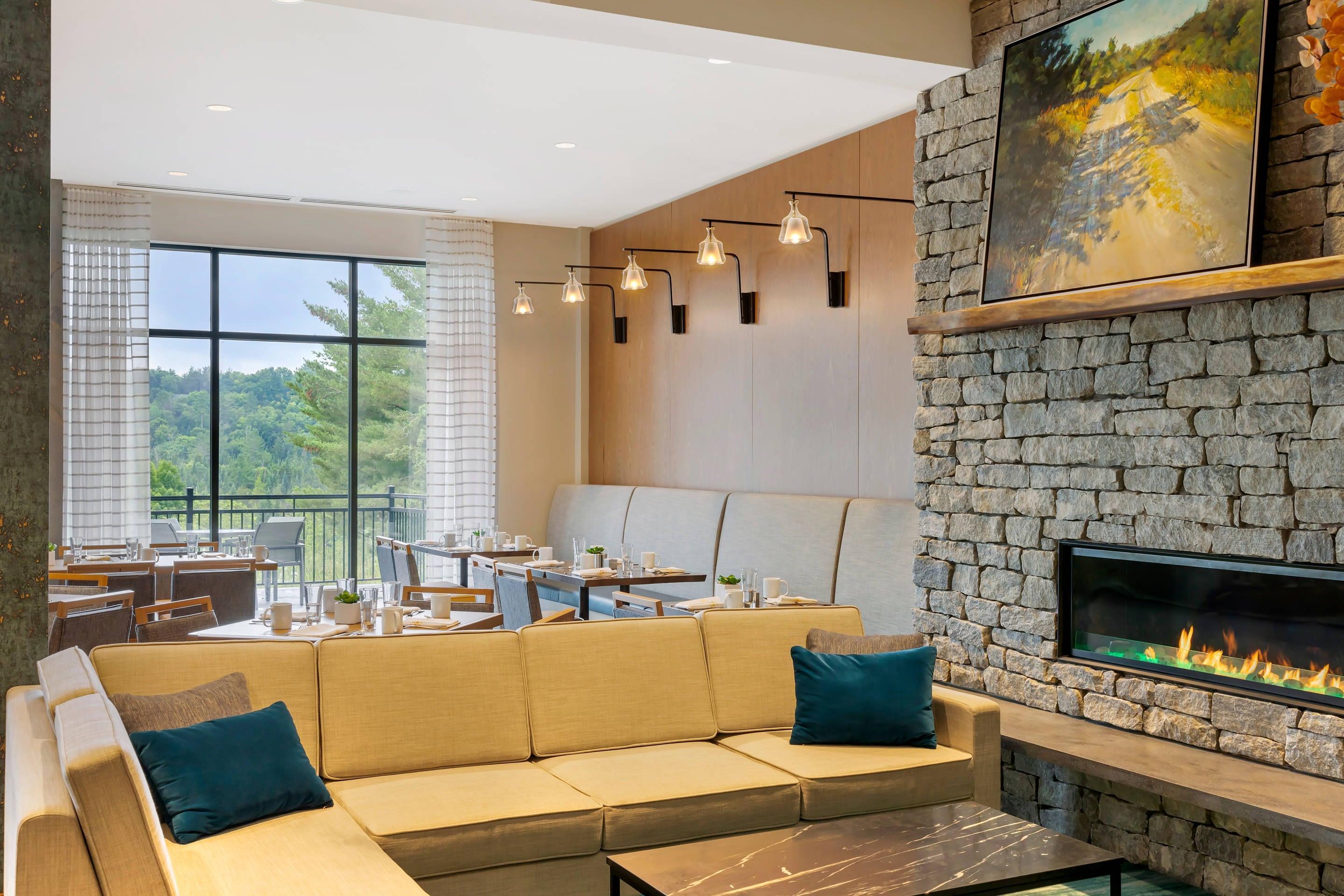 Dining room | Cambria Hotel Lake Placid - Lakeside Resort
