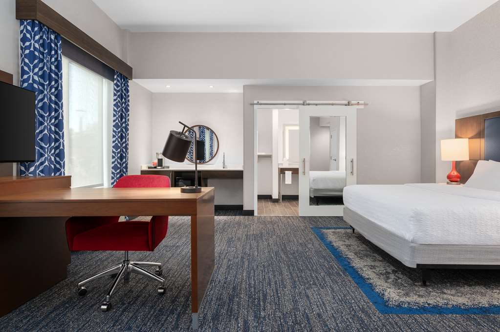 HAMPTON INN AND SUITES PITTSBORO-guestroom-Guest Room,On-Site.jpg