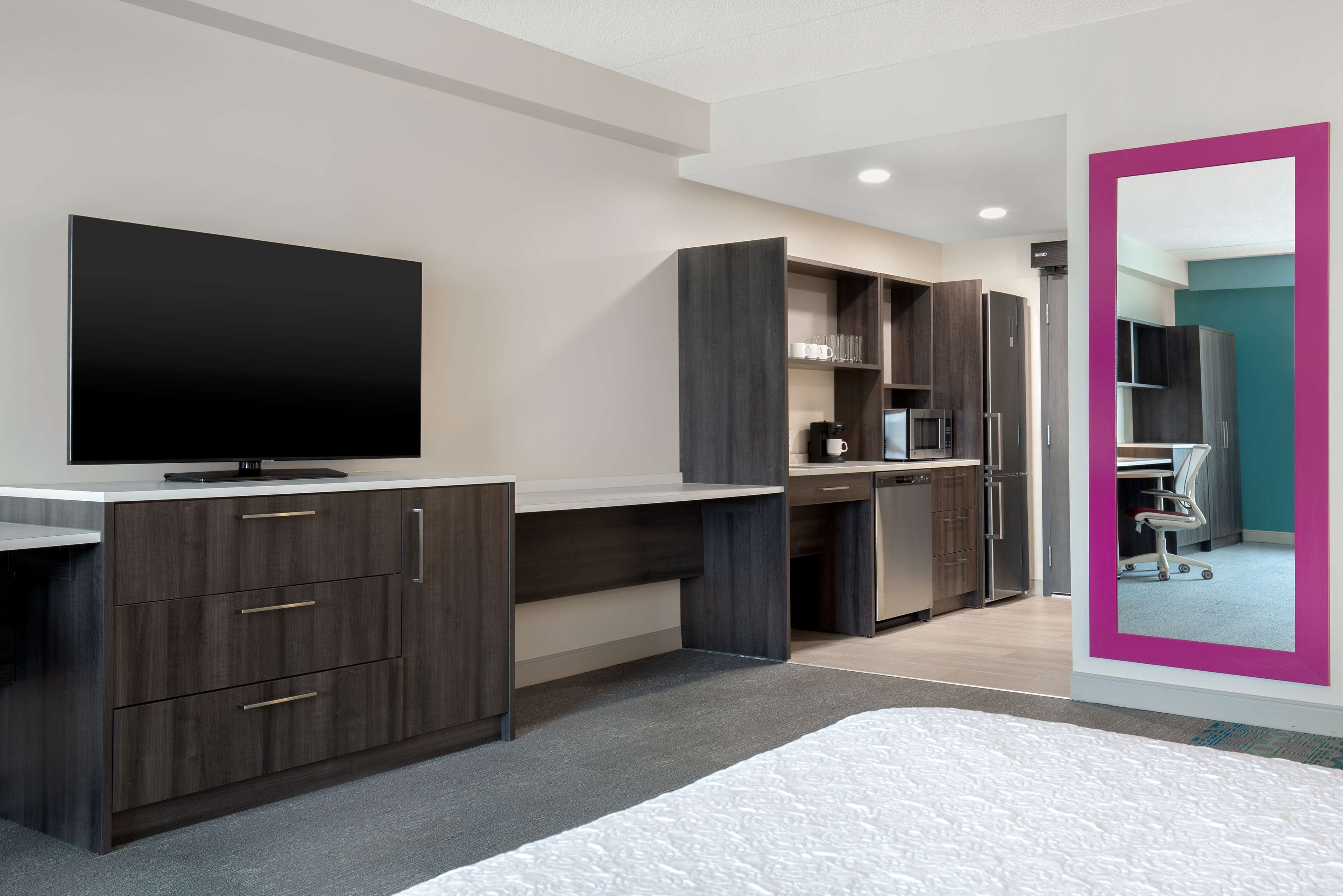 Home2 Suites by Hilton Thunder Bay Room Type - 2QN MOB HR ACC TUB STUDIO