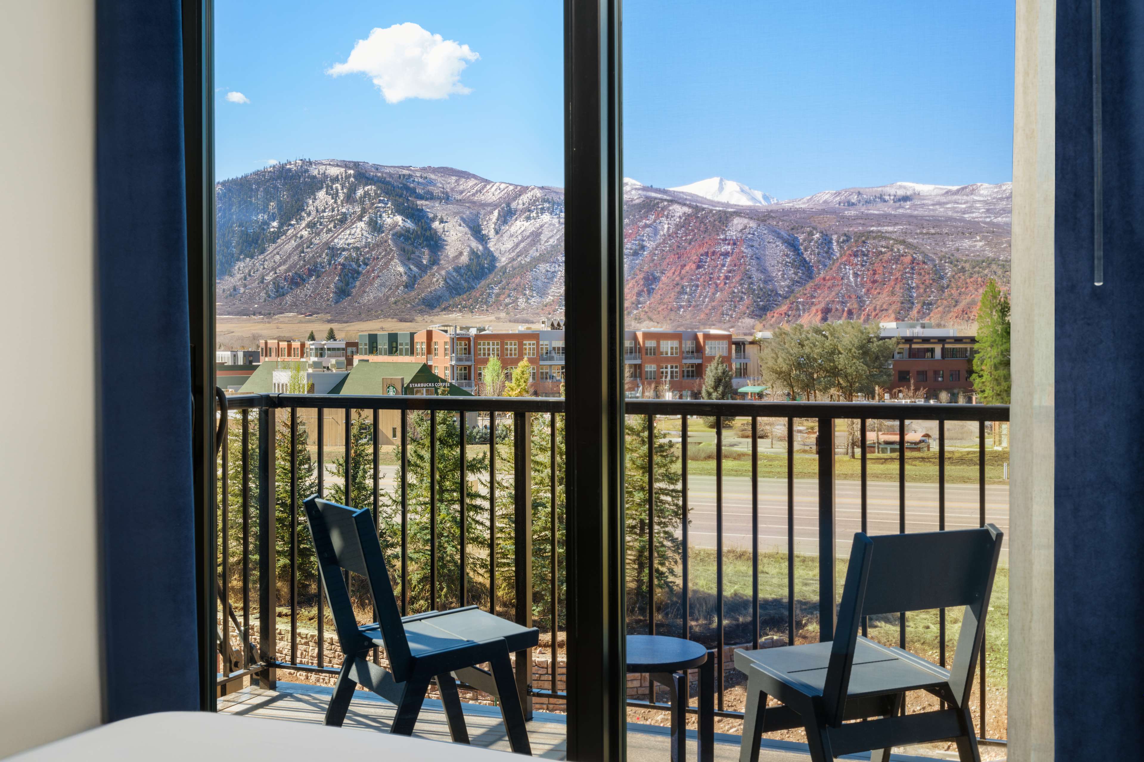 The Hoffmann Hotel Basalt Aspen, Tapestry Collection Hilton Room Type - 1 KING BLCNY