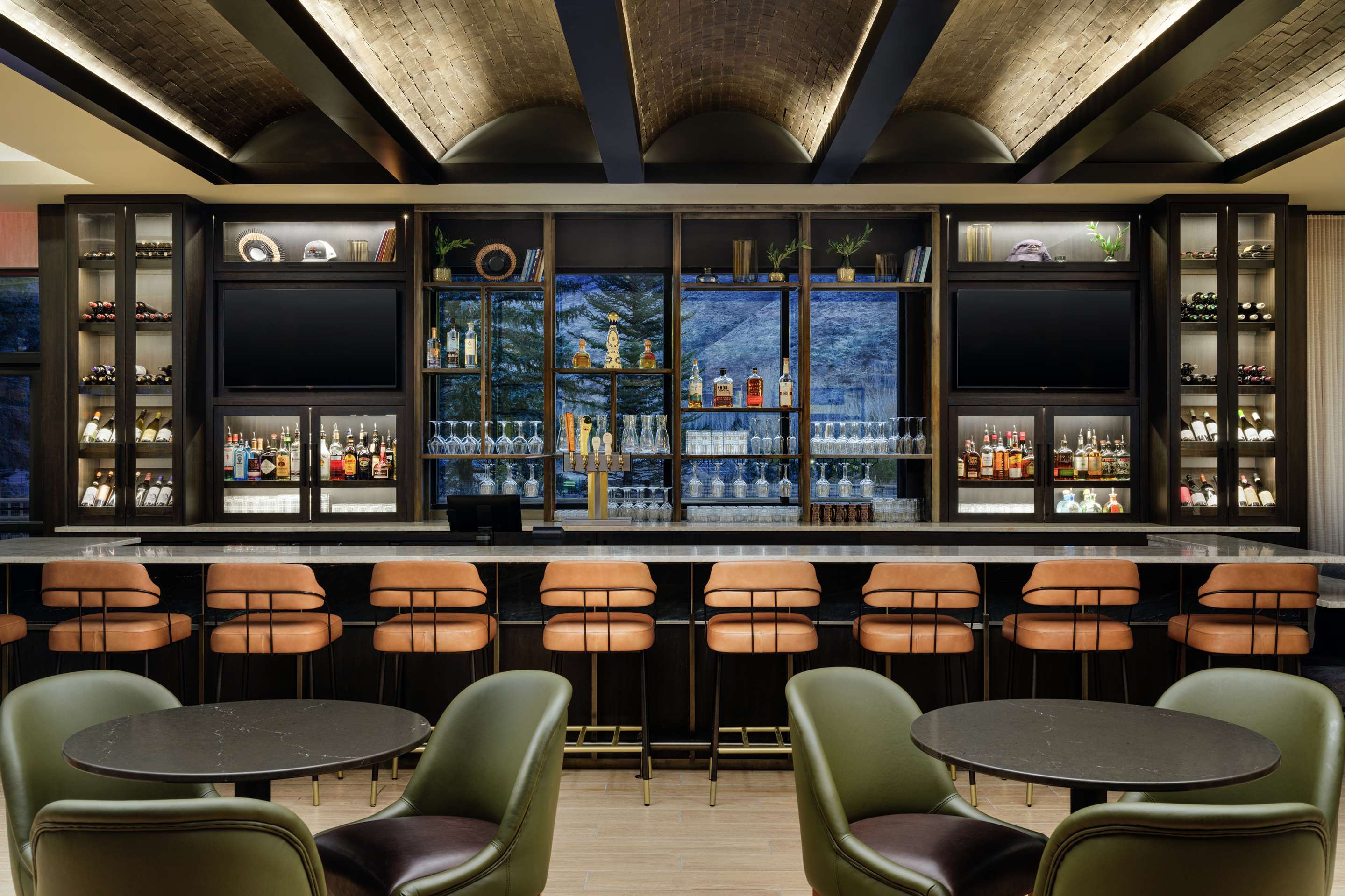 BarLounge | The Hoffmann Hotel Basalt Aspen, Tapestry Collection By Hilton