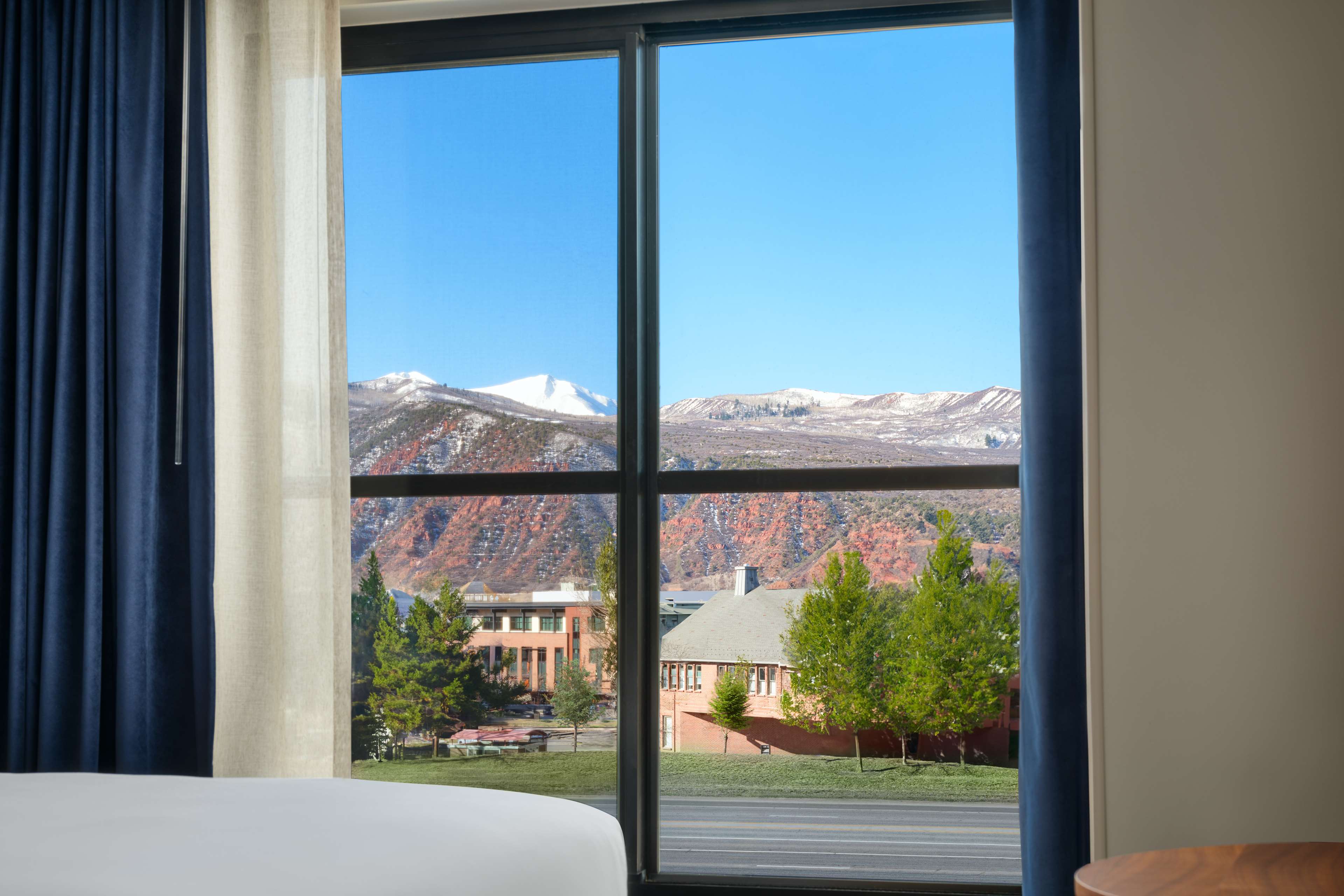 The Hoffmann Hotel Basalt Aspen, Tapestry Collection Hilton Room Type - 2 QUEEN MTN VW