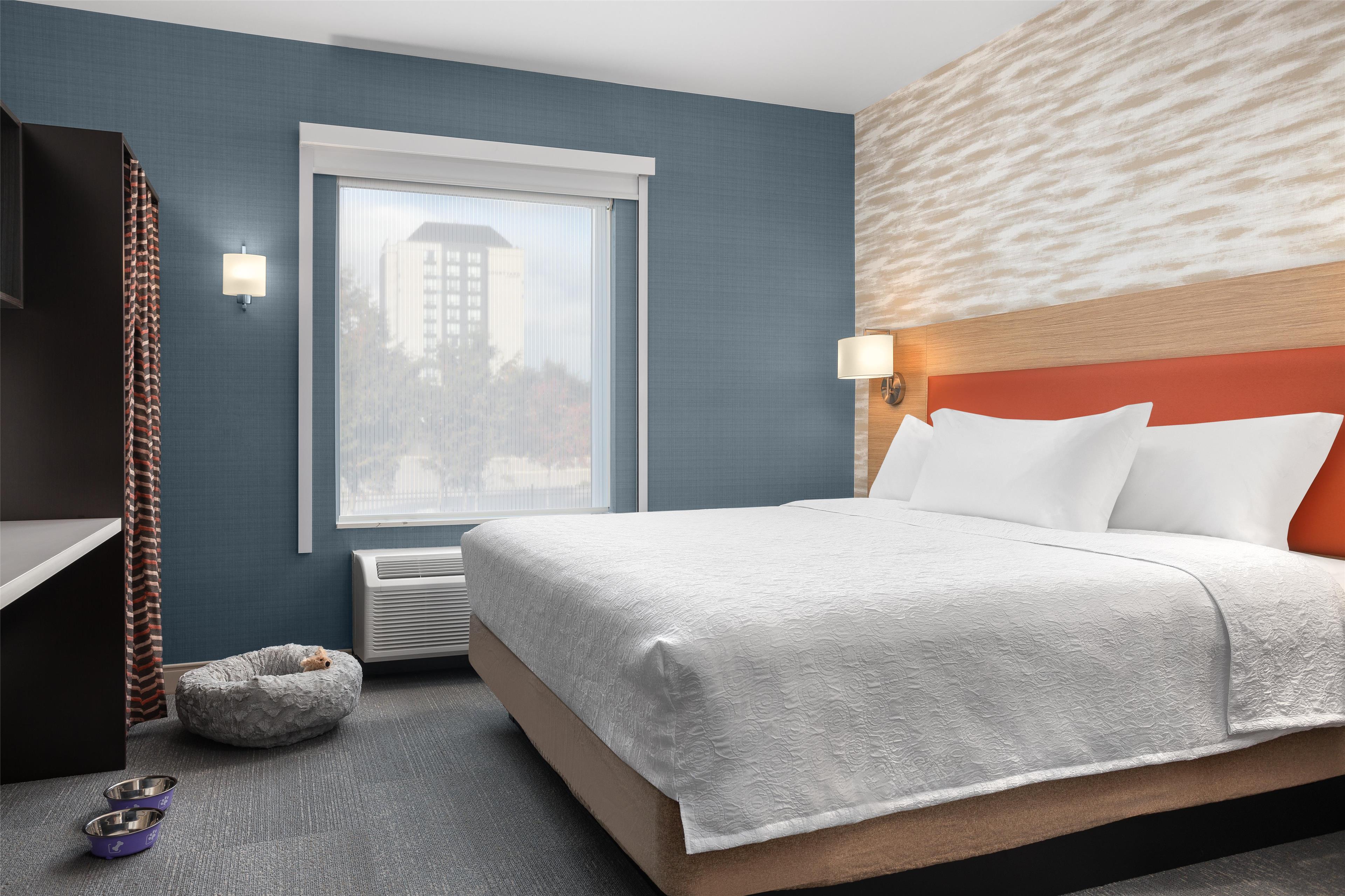 Home2 Suites by Hilton Kitchener Room Type - 1KG HEARING ACC STUDIO