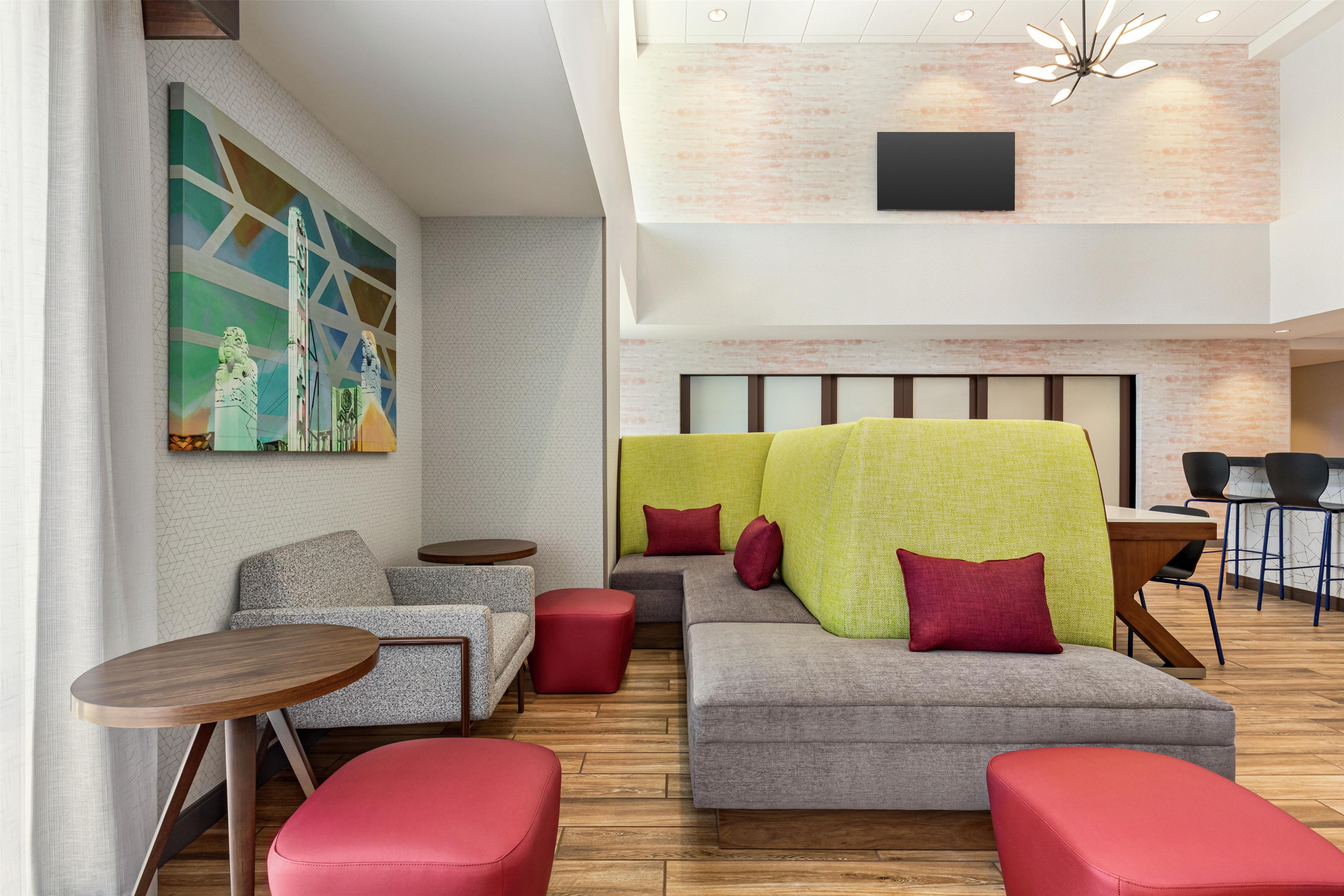 Lobby | Hampton Inn & Suites Oroville