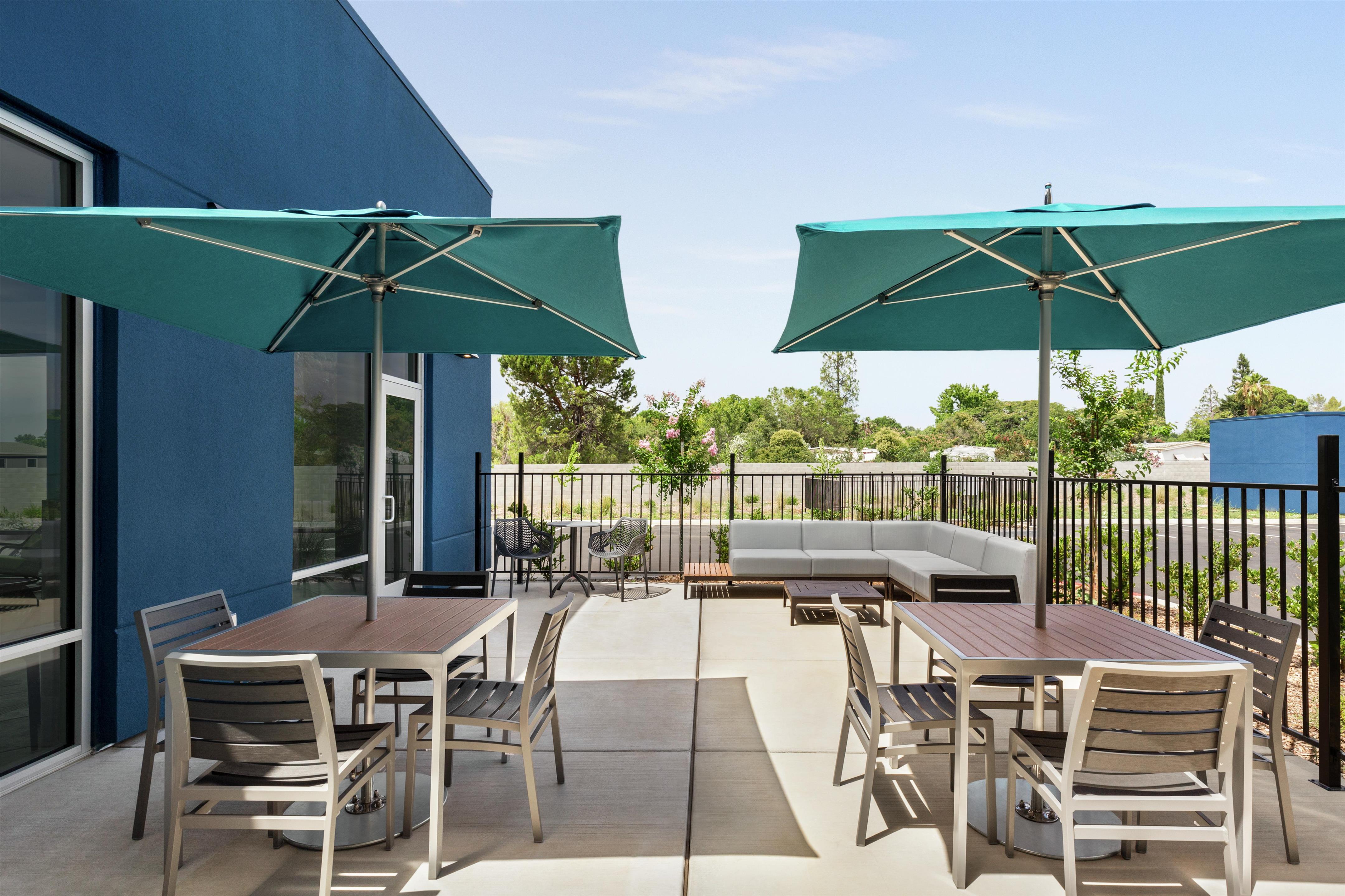 Exterior | Hampton Inn & Suites Oroville