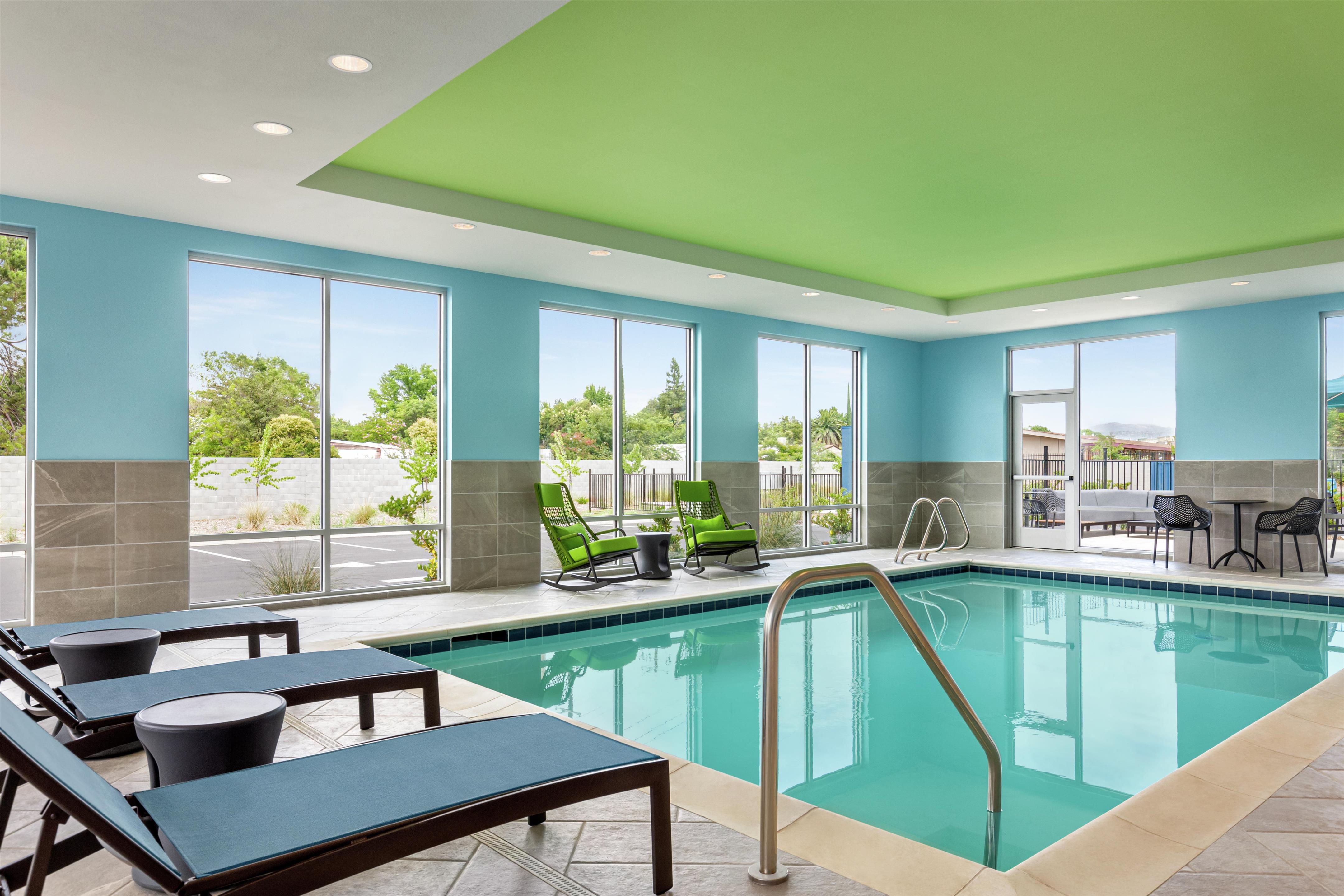 Pool | Hampton Inn & Suites Oroville