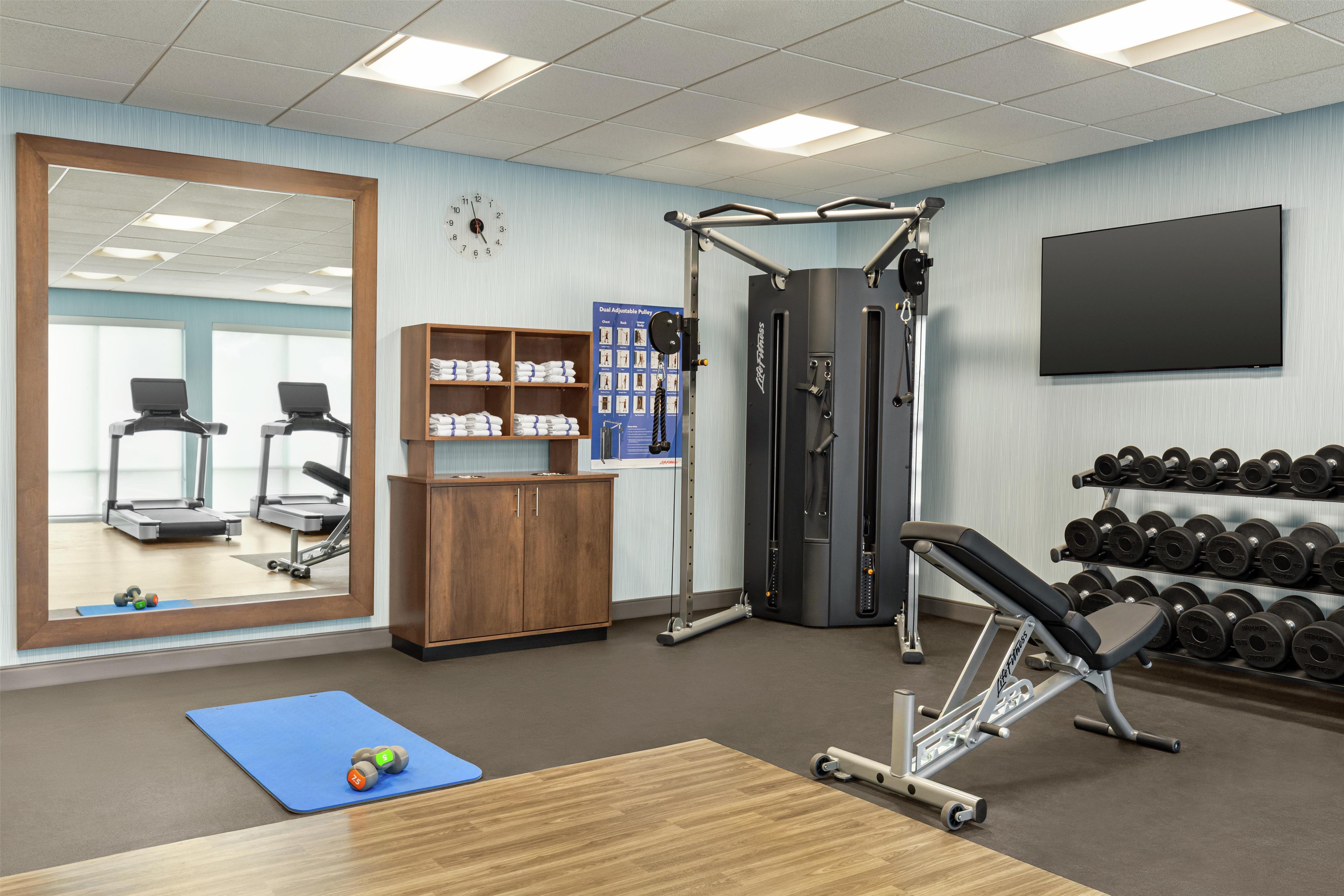Health club fitness center gym | Hampton Inn & Suites Oroville