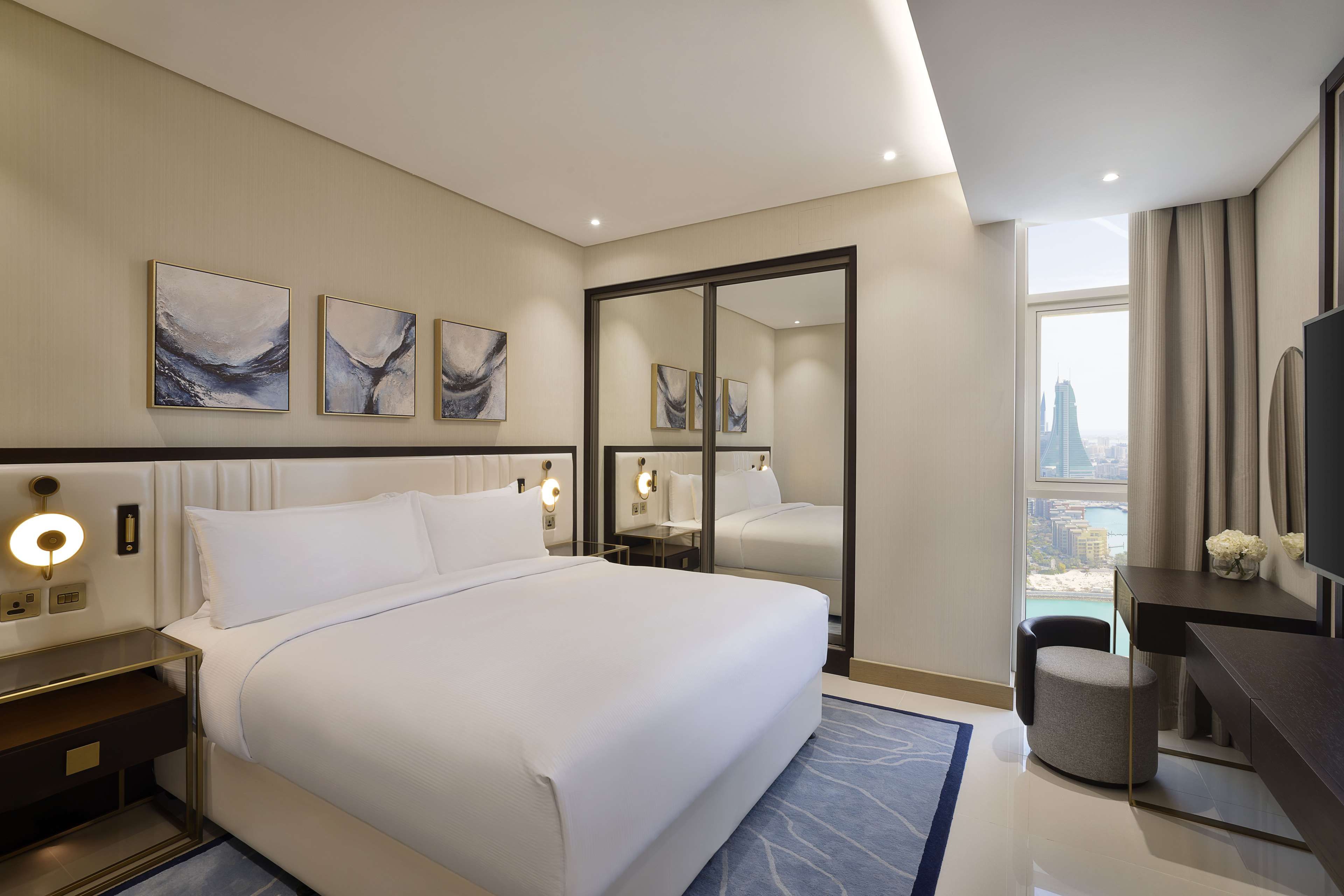 Hilton Bahrain City Centre Hotel & Residences Room Type - KG 1 BDRM CNR STE CITY-BAL