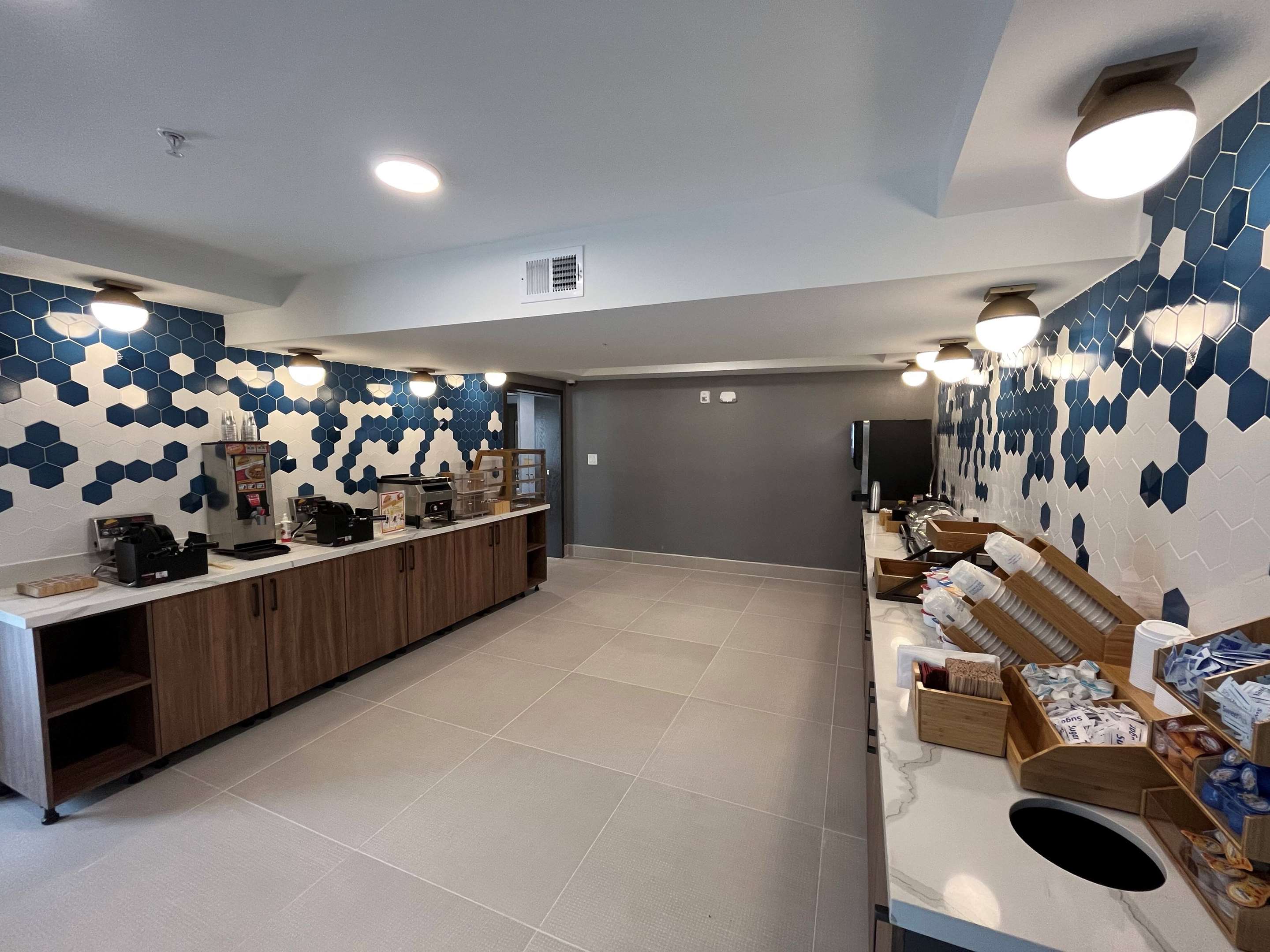 Breakfast Area | La Quinta Inn by Wyndham Columbia NE/Fort Jackson