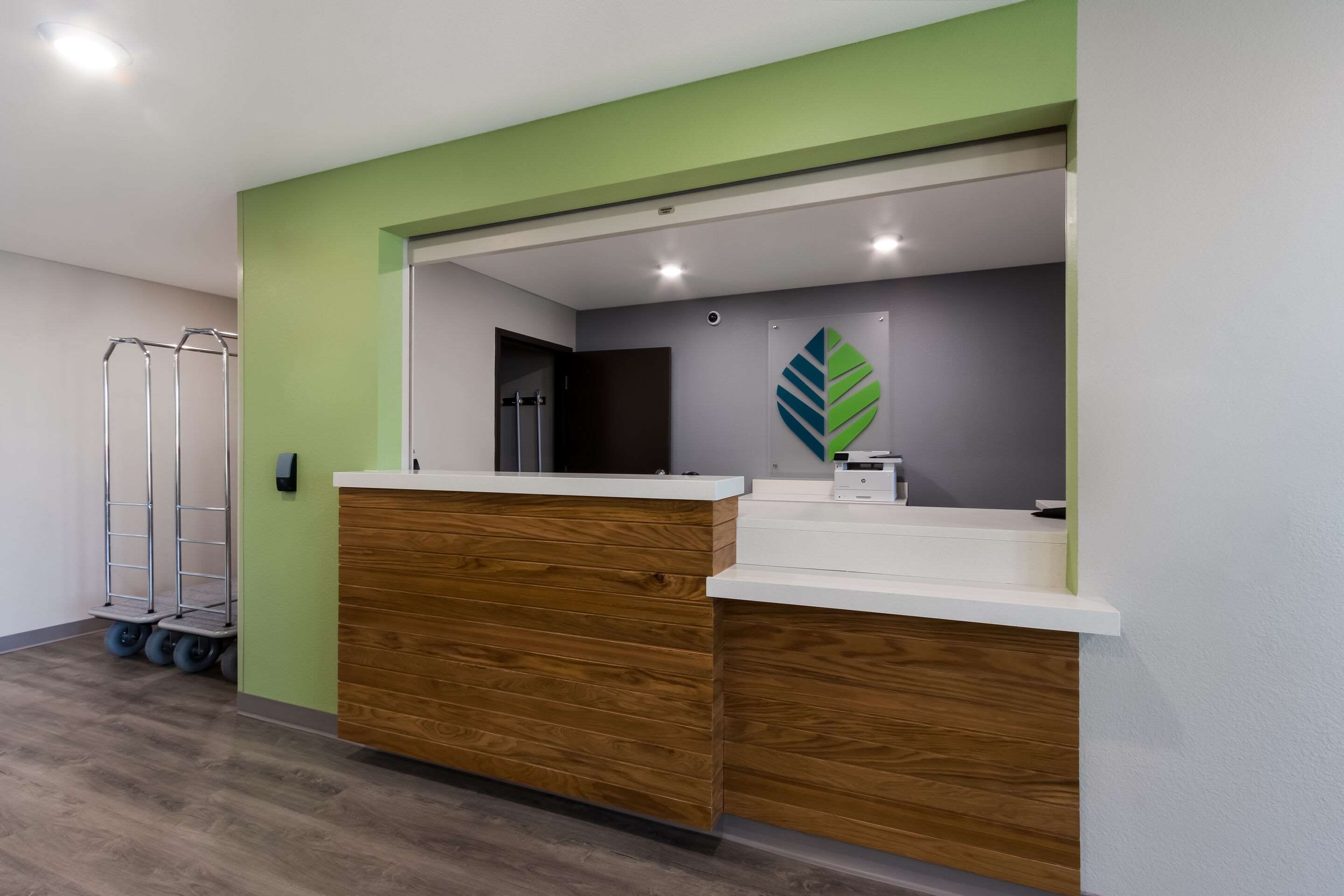 Front desk | Woodspring Suites Chandler Airport