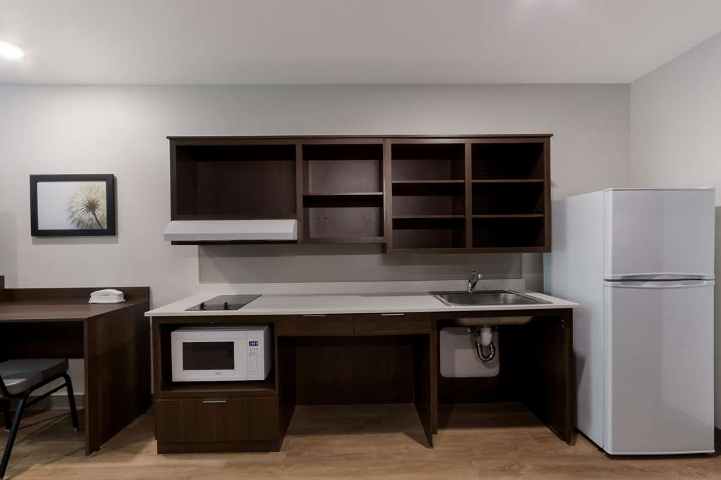 WOODSPRING SUITES CHANDLER AIRPORT-guestroom-Guest Room,On-Site.jpg