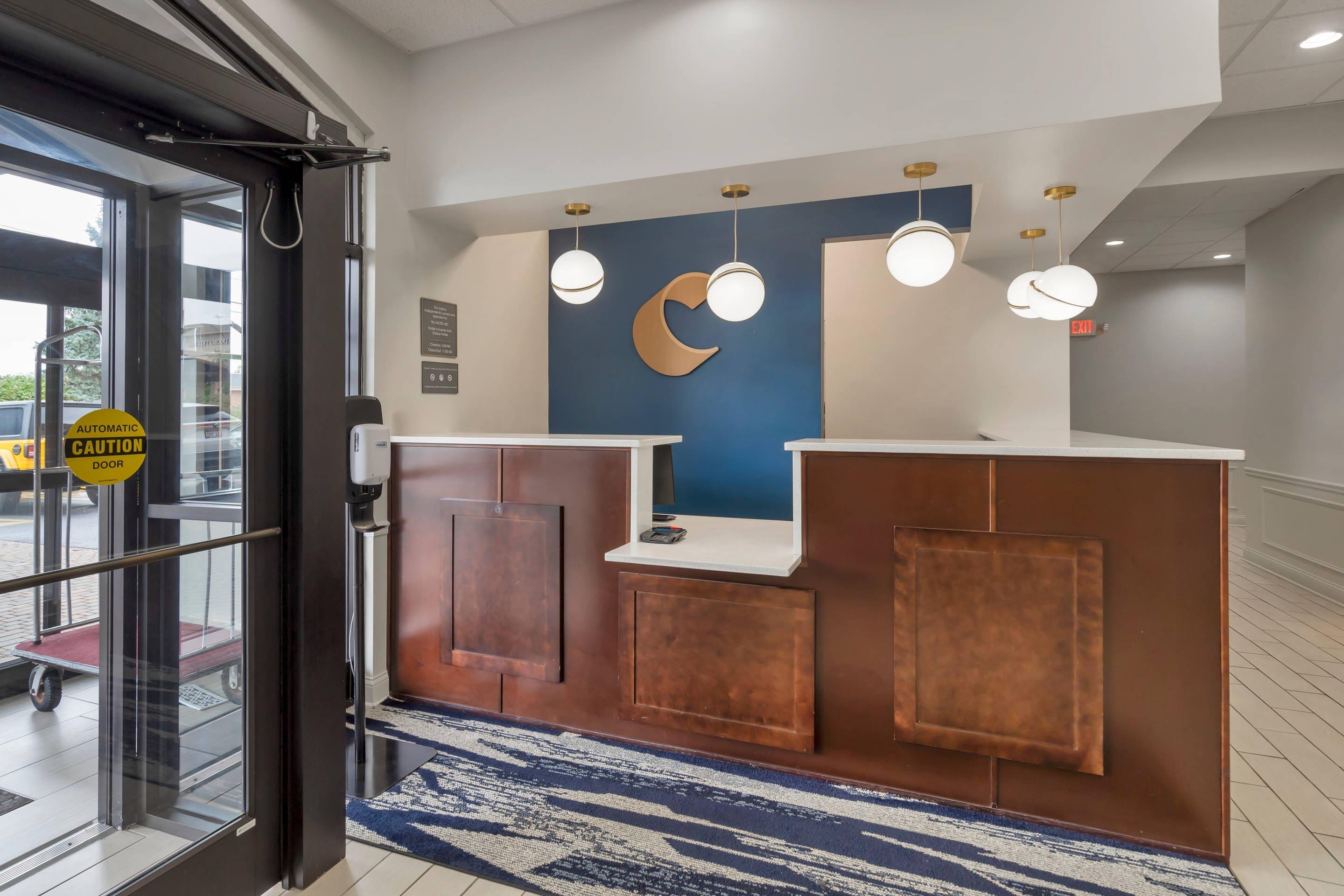 Front desk | Comfort Inn & Suites Mundelein-Vernon Hills