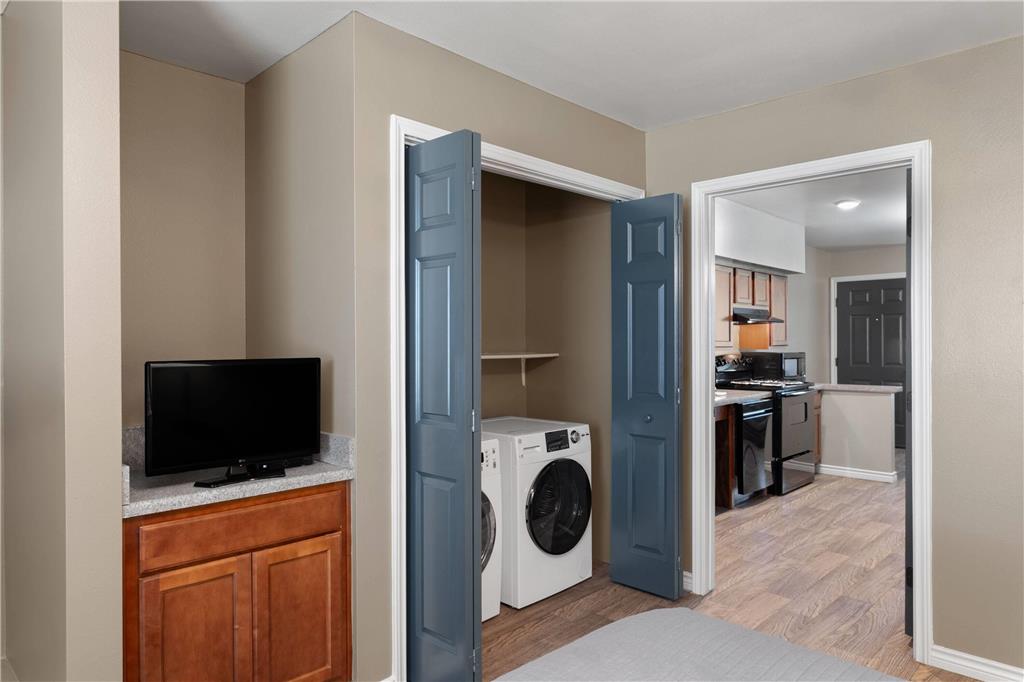 EAGLES DEN SUITES ANDREWS A TRAVELO-guestroom-Guest Room,Suite,On-Site.jpg