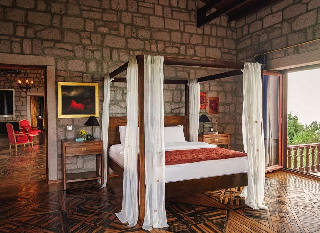 SIMURG INN-guestroom-Guest Room,On-Site.jpg