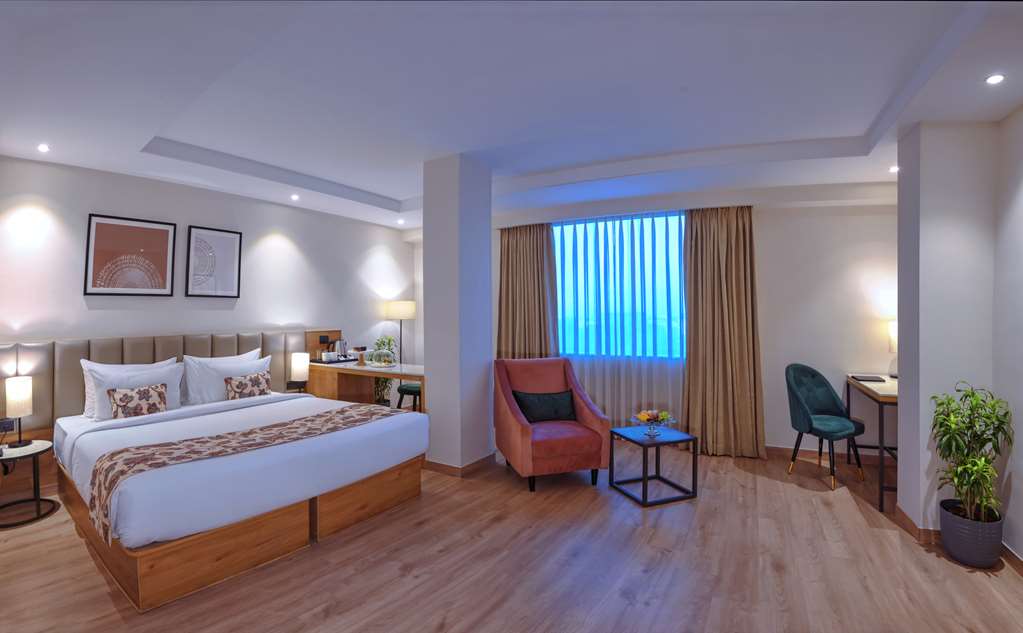 ROYALE SAROVAR PORTICO AGRA-guestroom-Guest Room,On-Site.jpg