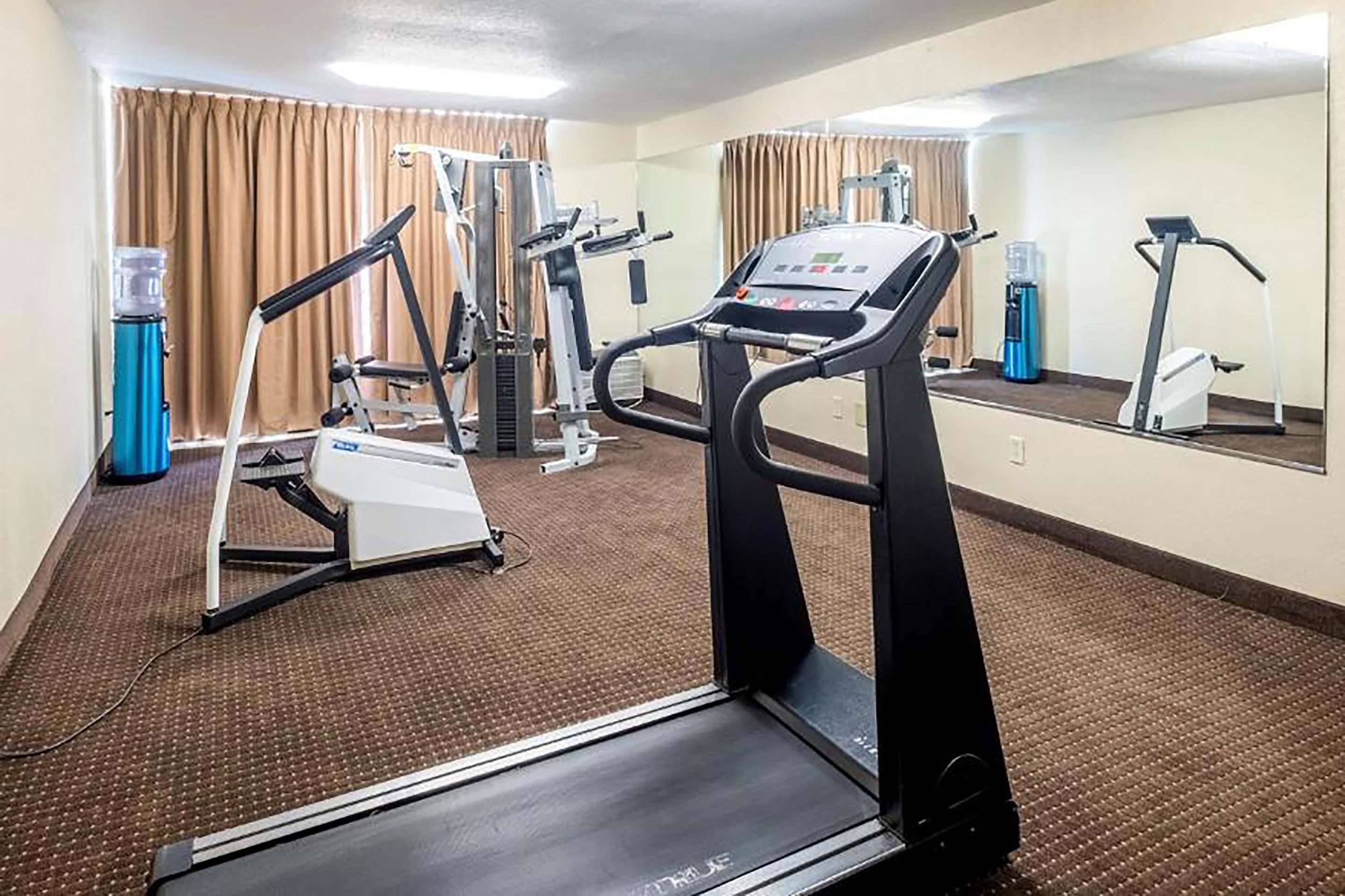 Health club fitness center gym | Days Inn by Wyndham Williamsport