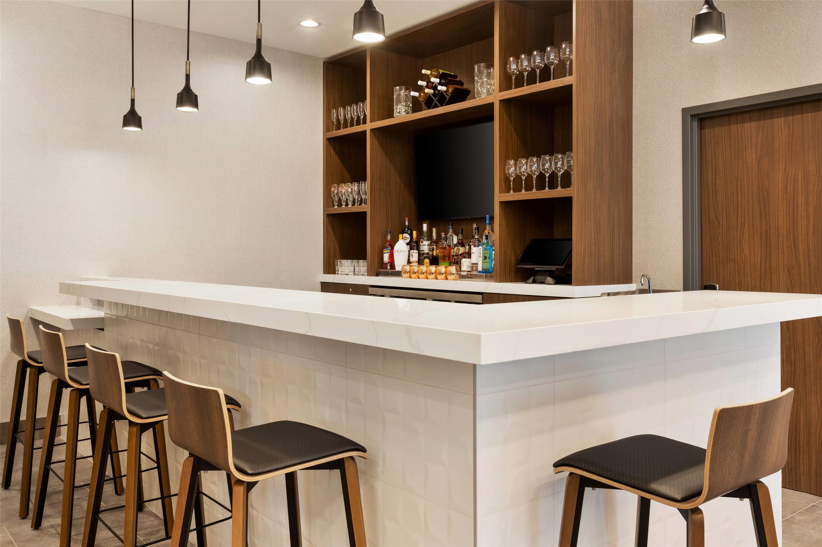 BarLounge | La Quinta Inn & Suites By Wyndham Mount Laurel / Moorestown