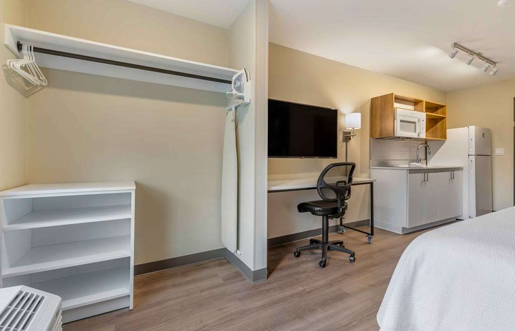 EXTENDED STAY AMERICA PREMIER-guestroom-Guest Room,Kitchen/Kitchenette,On-Site.jpg