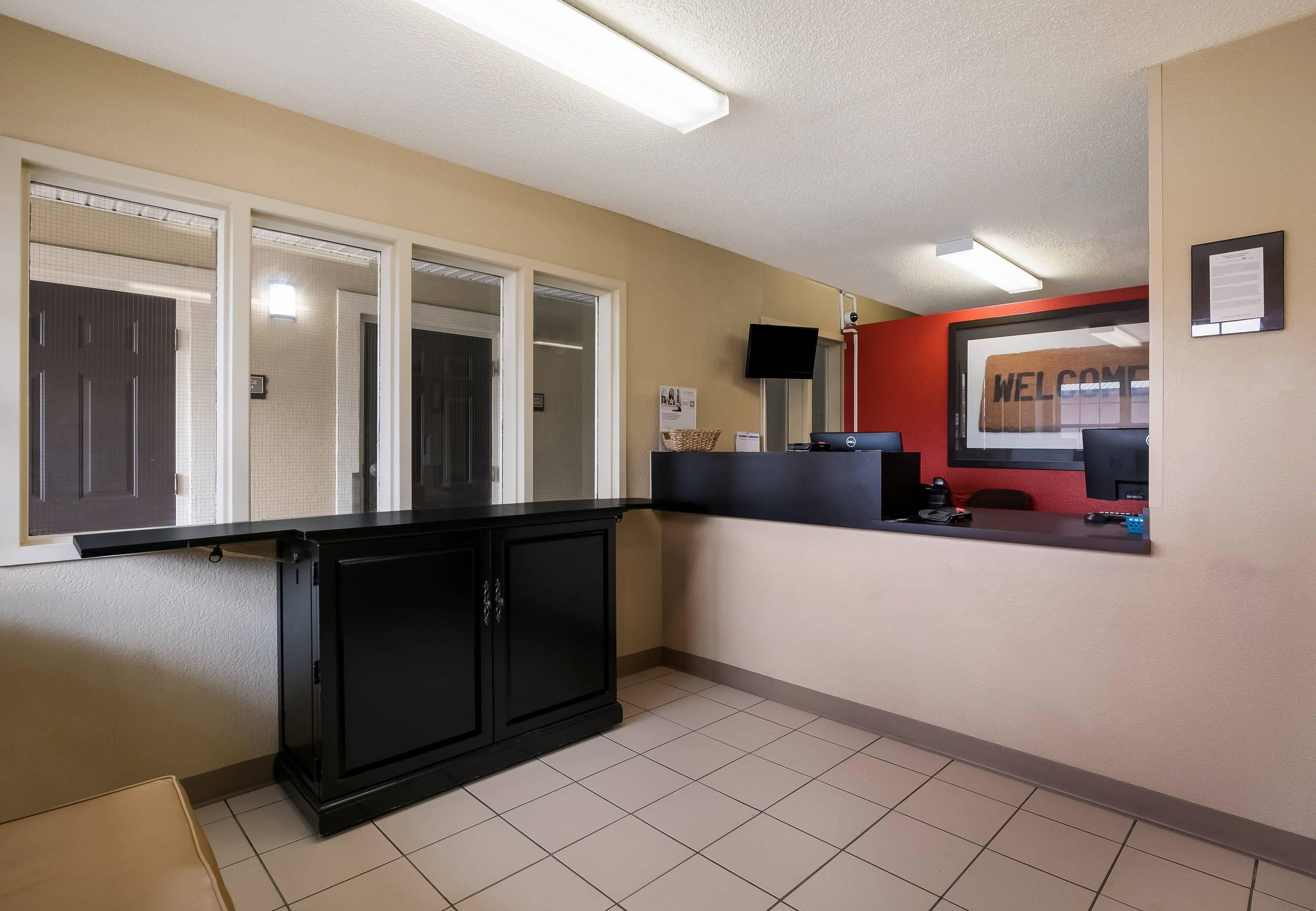 Hotel lobby | Mainstay Suites Knoxville - Cedar Bluff