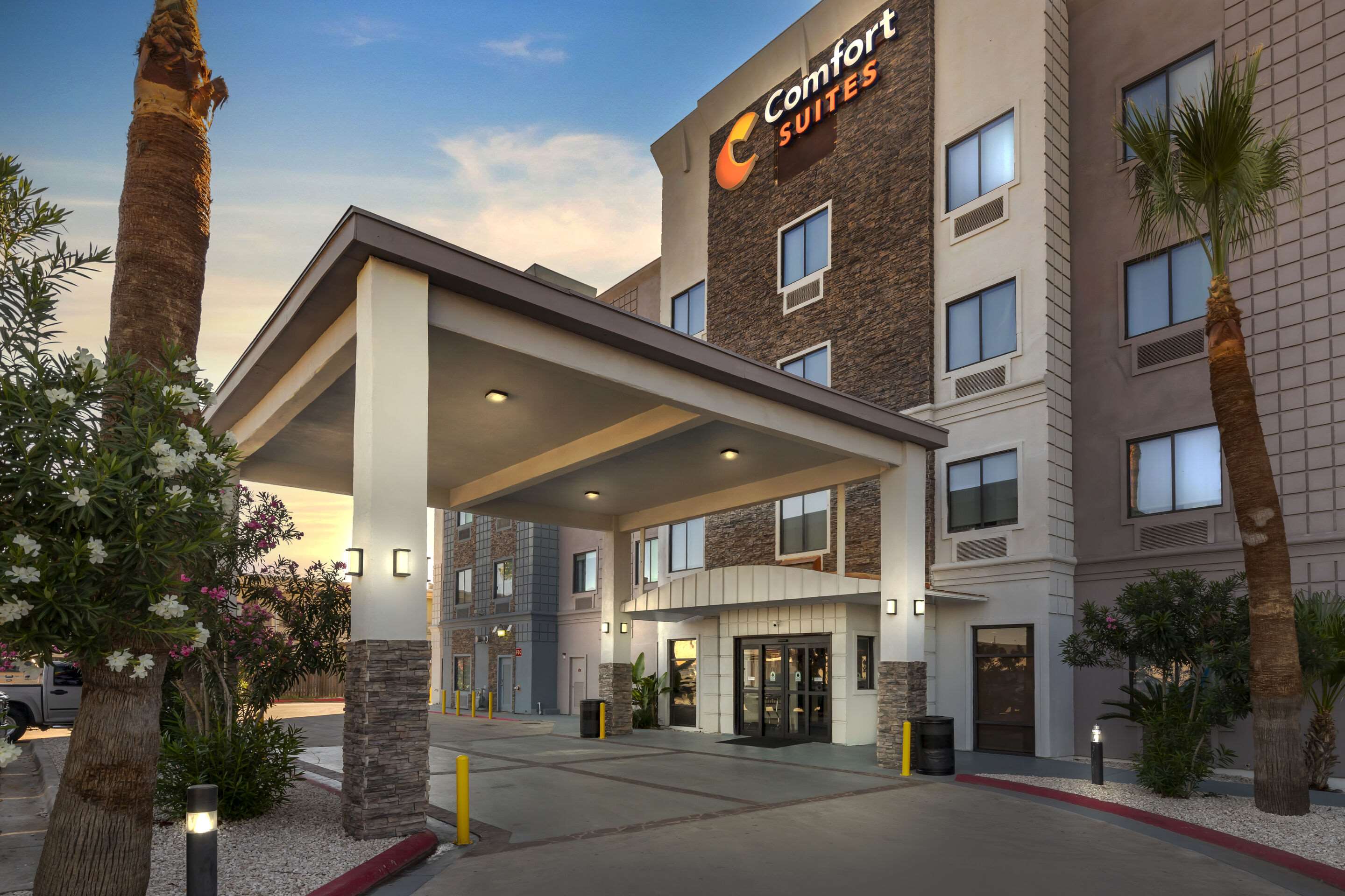 Twilight | Amerik Suites Laredo at Mall Del Norte