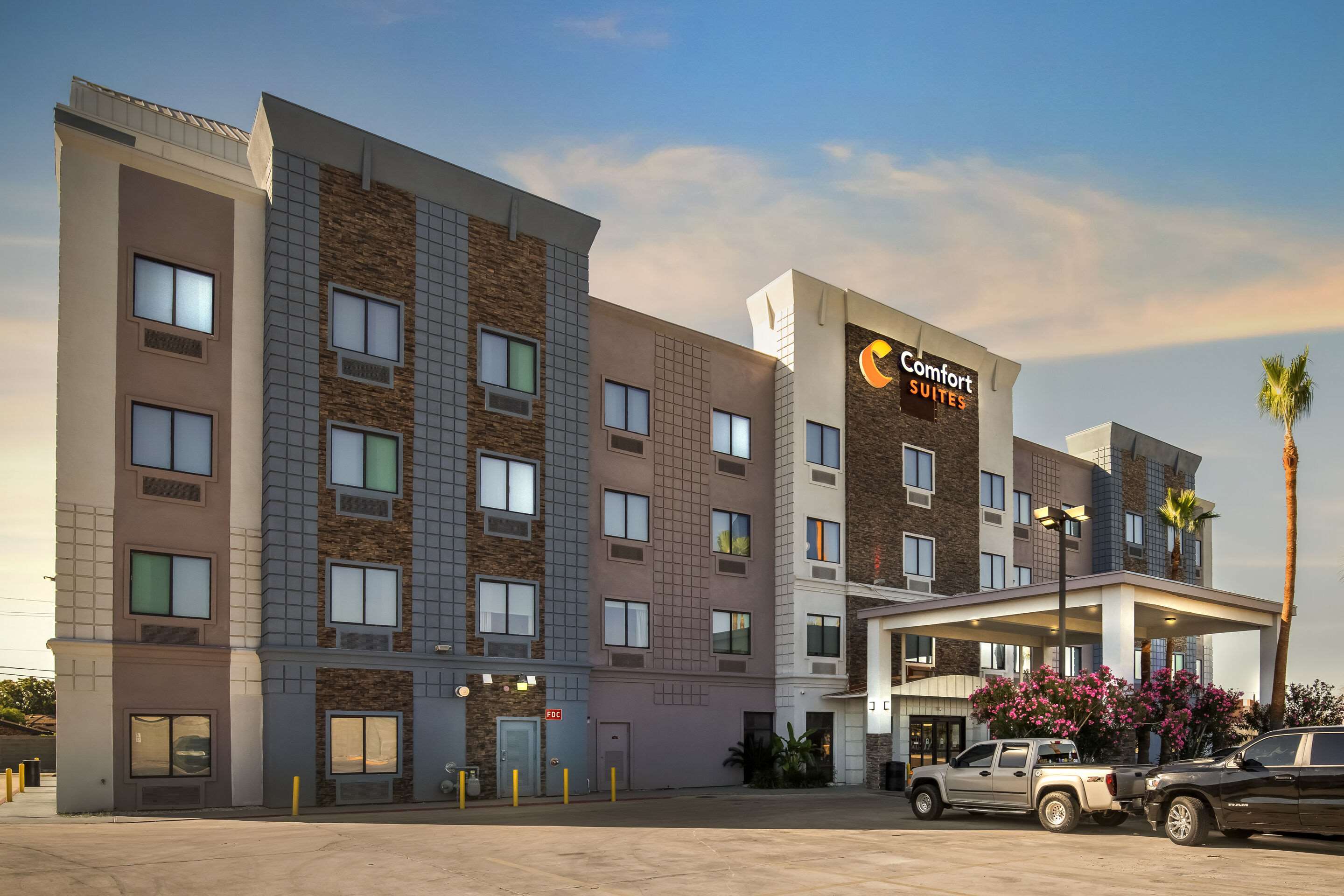 Twilight | Amerik Suites Laredo at Mall Del Norte