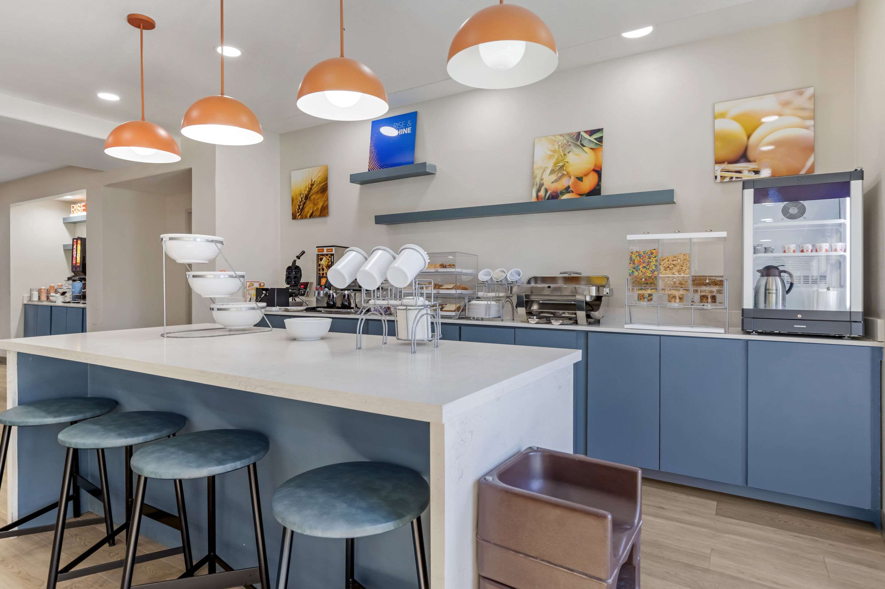 Breakfast area | Amerik Suites Laredo at Mall Del Norte