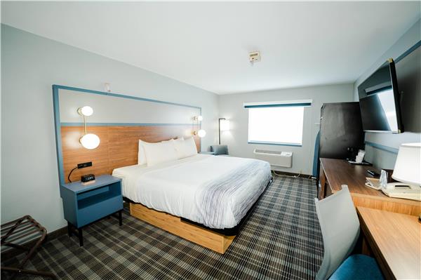 1 King Bed, Mobility Accessible Room, Roll-In Shower, Non-Smoking