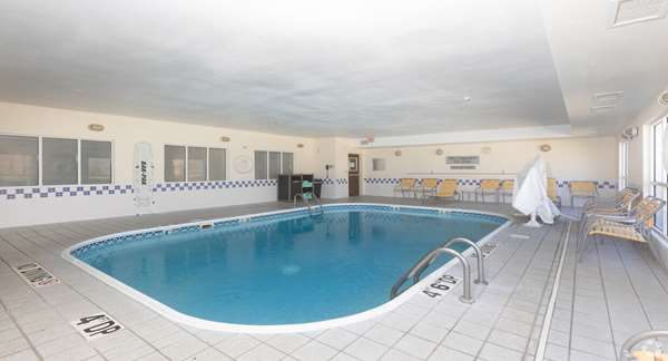 Pool - SureStay Hotel by Best Western Bryan