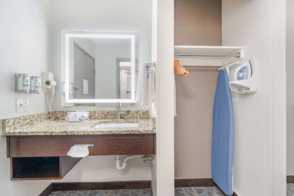 Best Western Kernersville-guestroom-Guest Room,Bathroom,On-Site.jpg