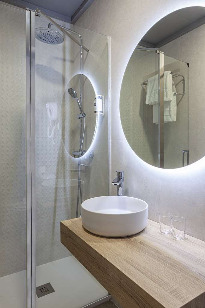 HOTEL MACIA MONASTERIO DE LOS BASIL-guestroom-Guest Room,Bathroom,On-Site.jpg