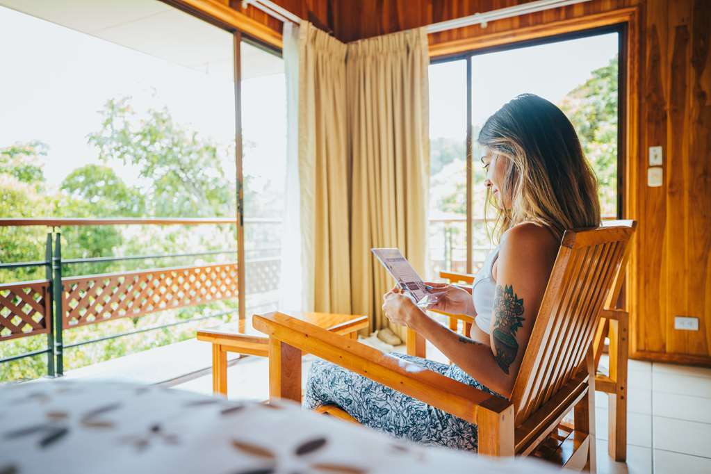 HOTEL FICUS SUNSET SUITES-guestroom-Guest Room,On-Site.jpg