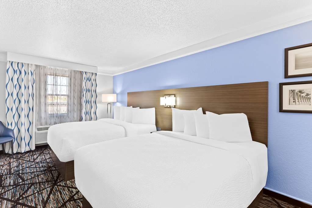 Best Western Schaumburg – O’Hare NW-guestroom-Guest Room,On-Site.jpg