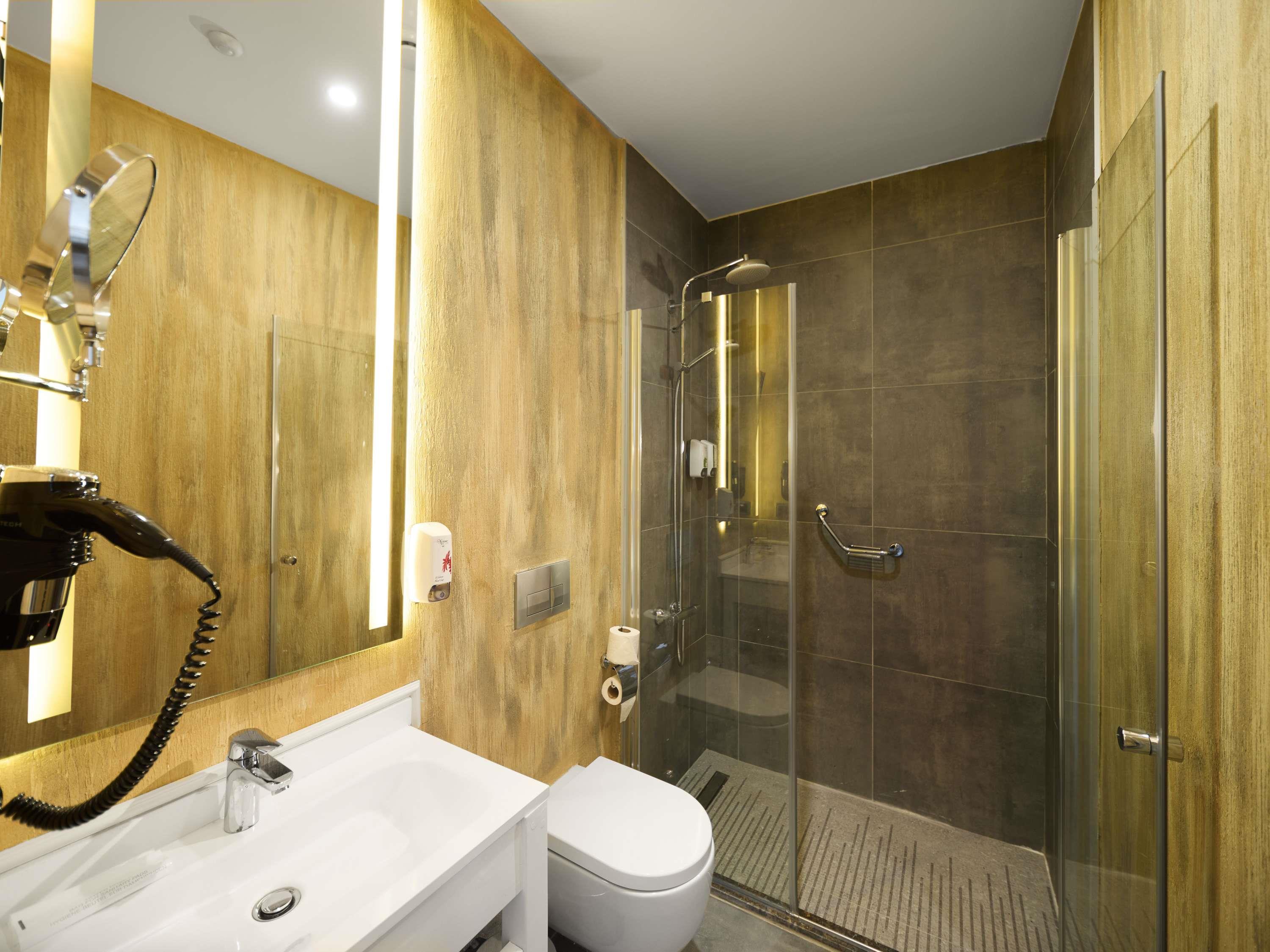 IBIS ISTANBUL AIRPORT Room Type - Classic Room with 2 Single Beds