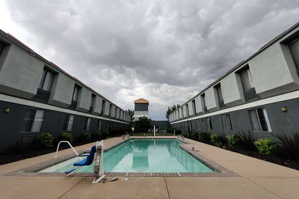 Pool - Suburban Studios Airport Salt Lake City - I-80, Exit 113