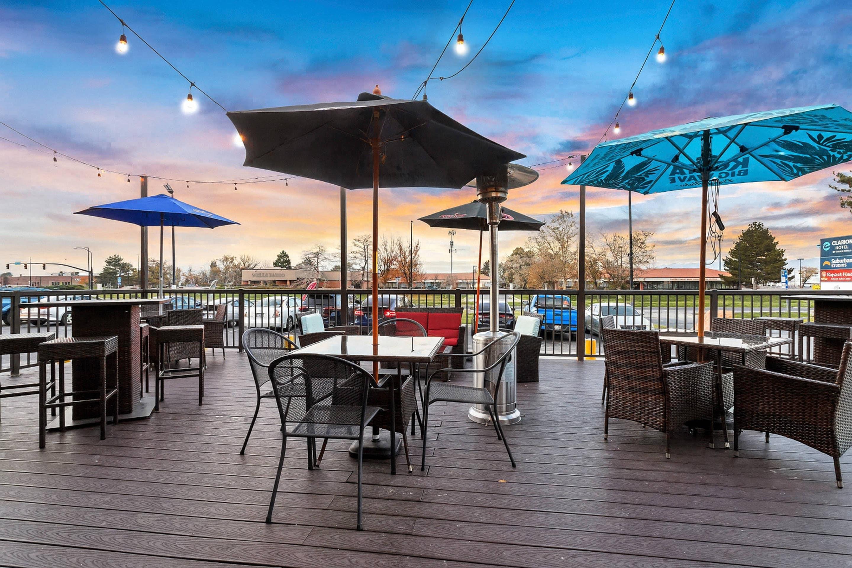 On-site restaurant | Suburban Studios Salt Lake City Airport