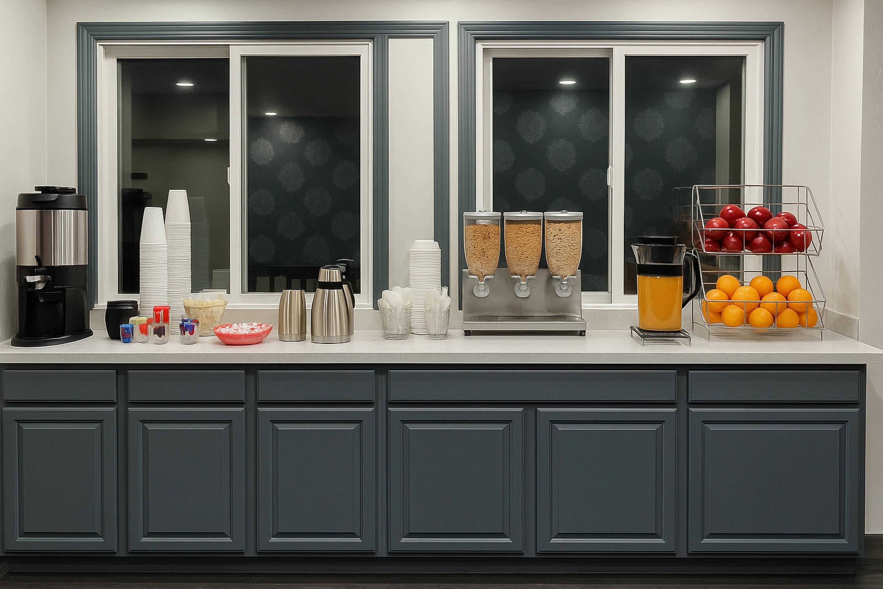 Breakfast area | Suburban Studios Salt Lake City Airport