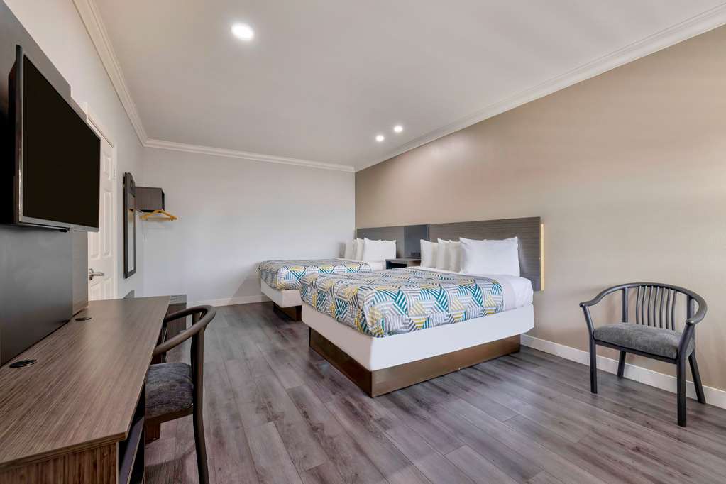 MOTEL 6 SOUTH GATE CA-guestroom-Guest Room,On-Site.jpg