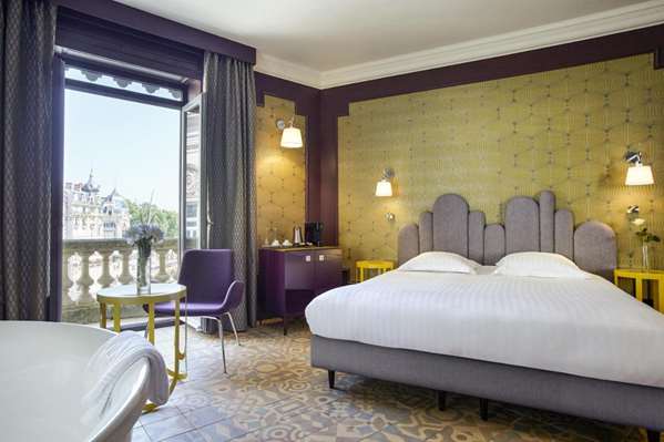 Guest Room,On-Site