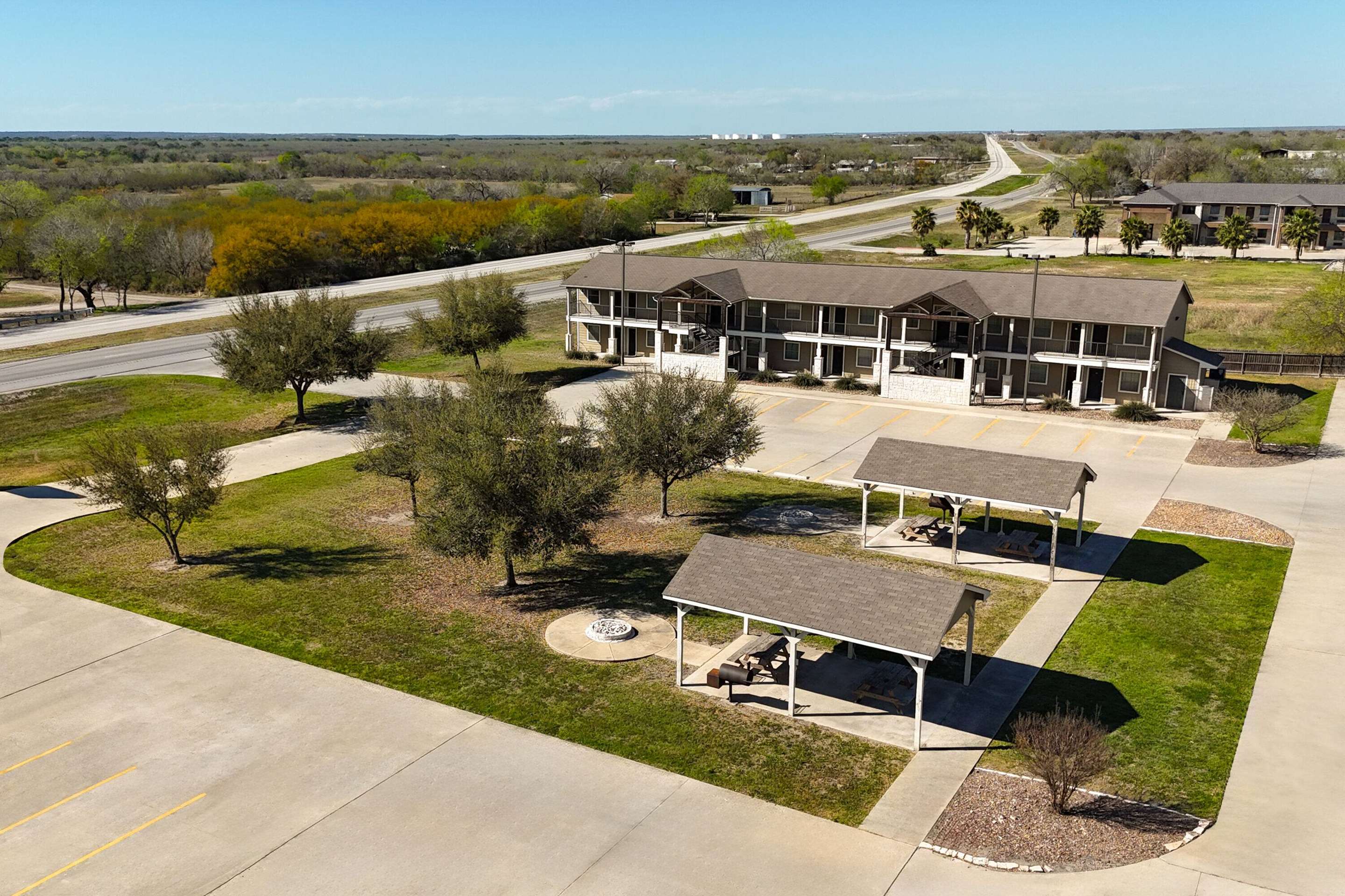Exterior | Eagle's Den Three Rivers Texas a Travelodge by Wyndham