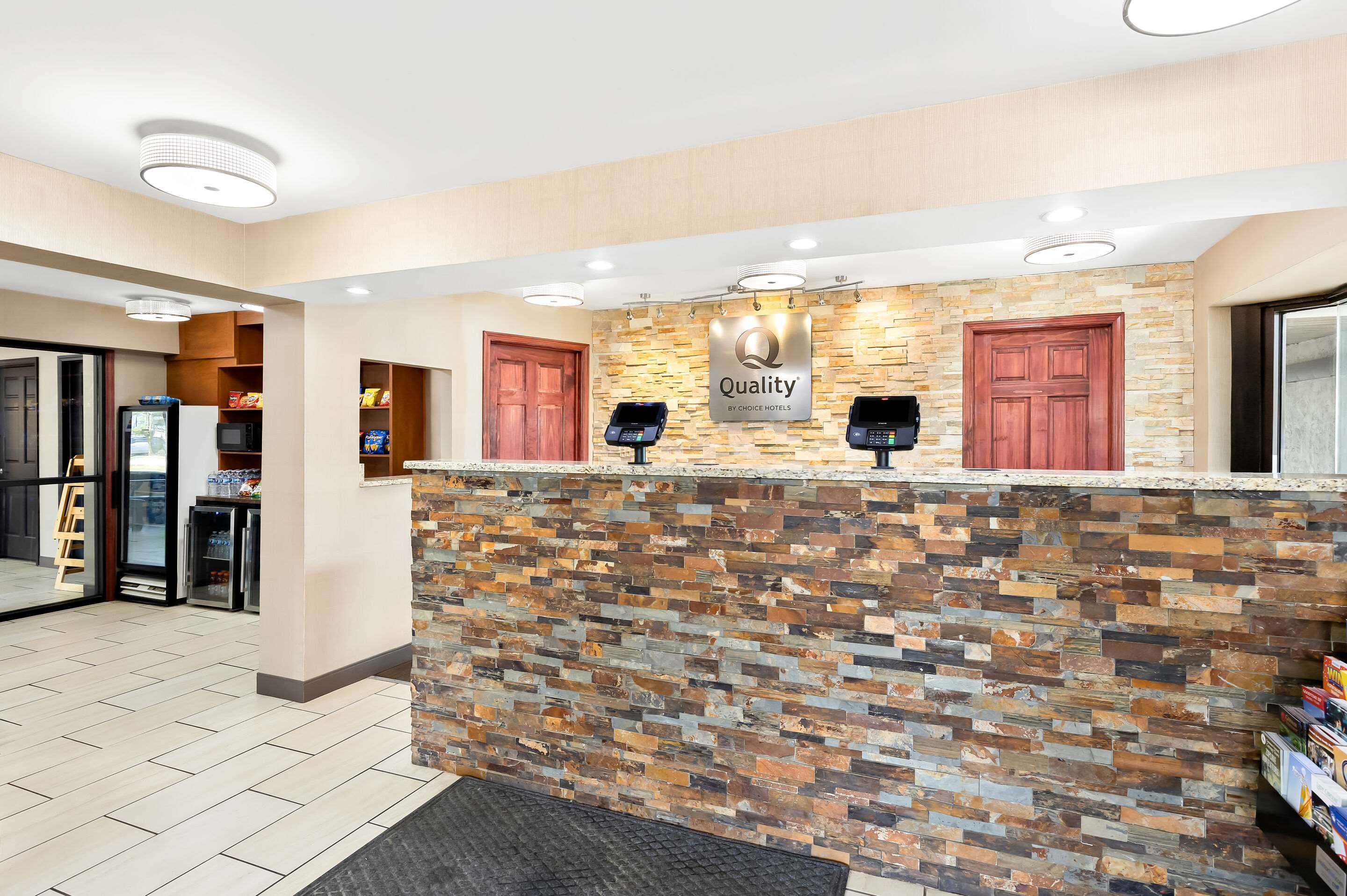 Front desk | Quality Inn
