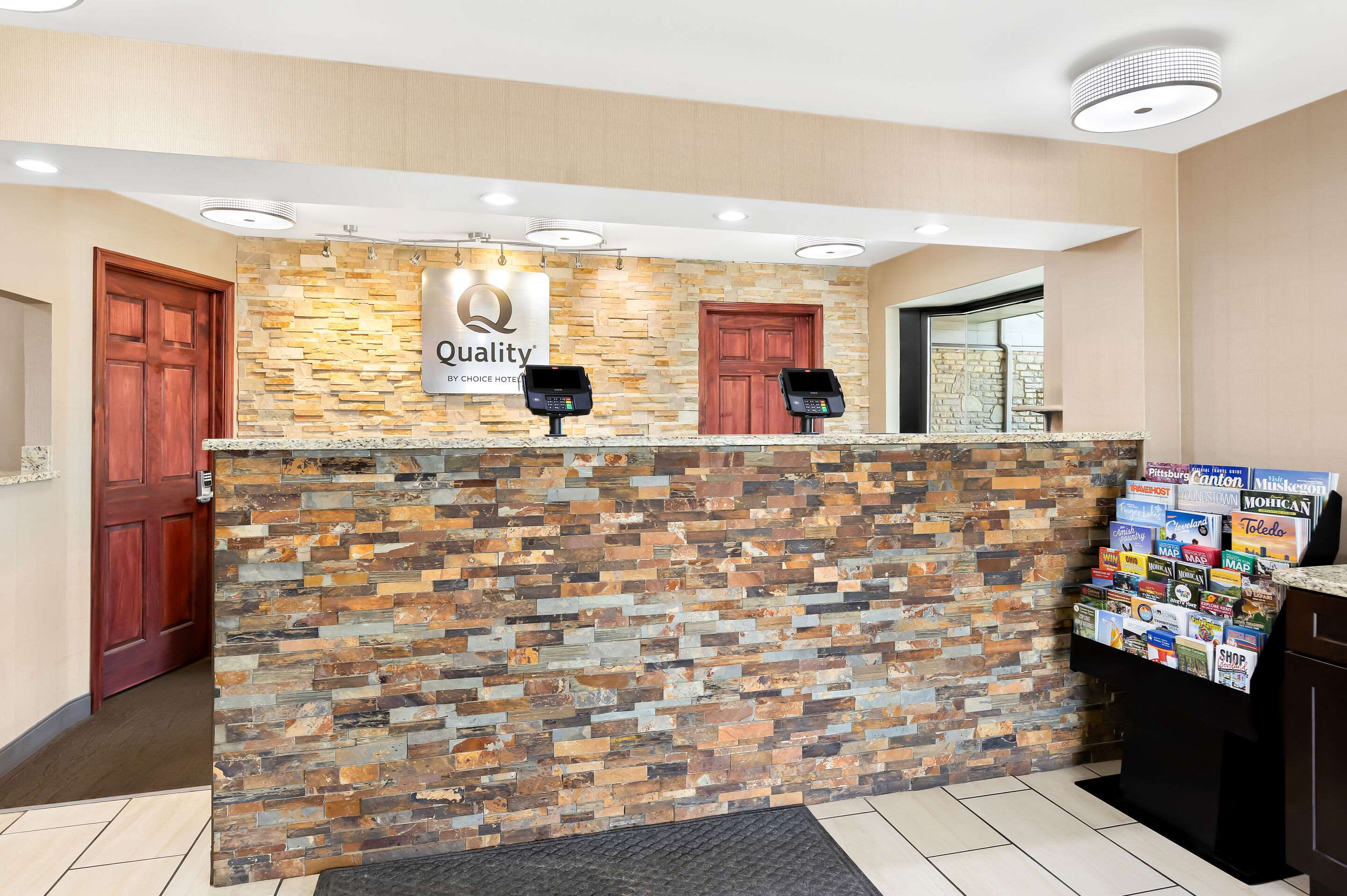 Front desk | Quality Inn
