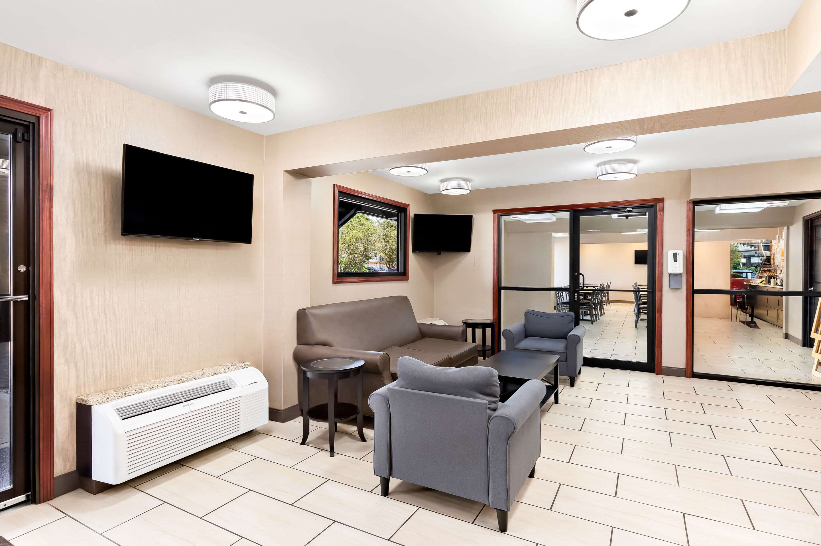 Hotel lobby | Quality Inn