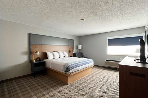 1 King Bed, Studio Suite, Jetted Tub, Non-Smoking