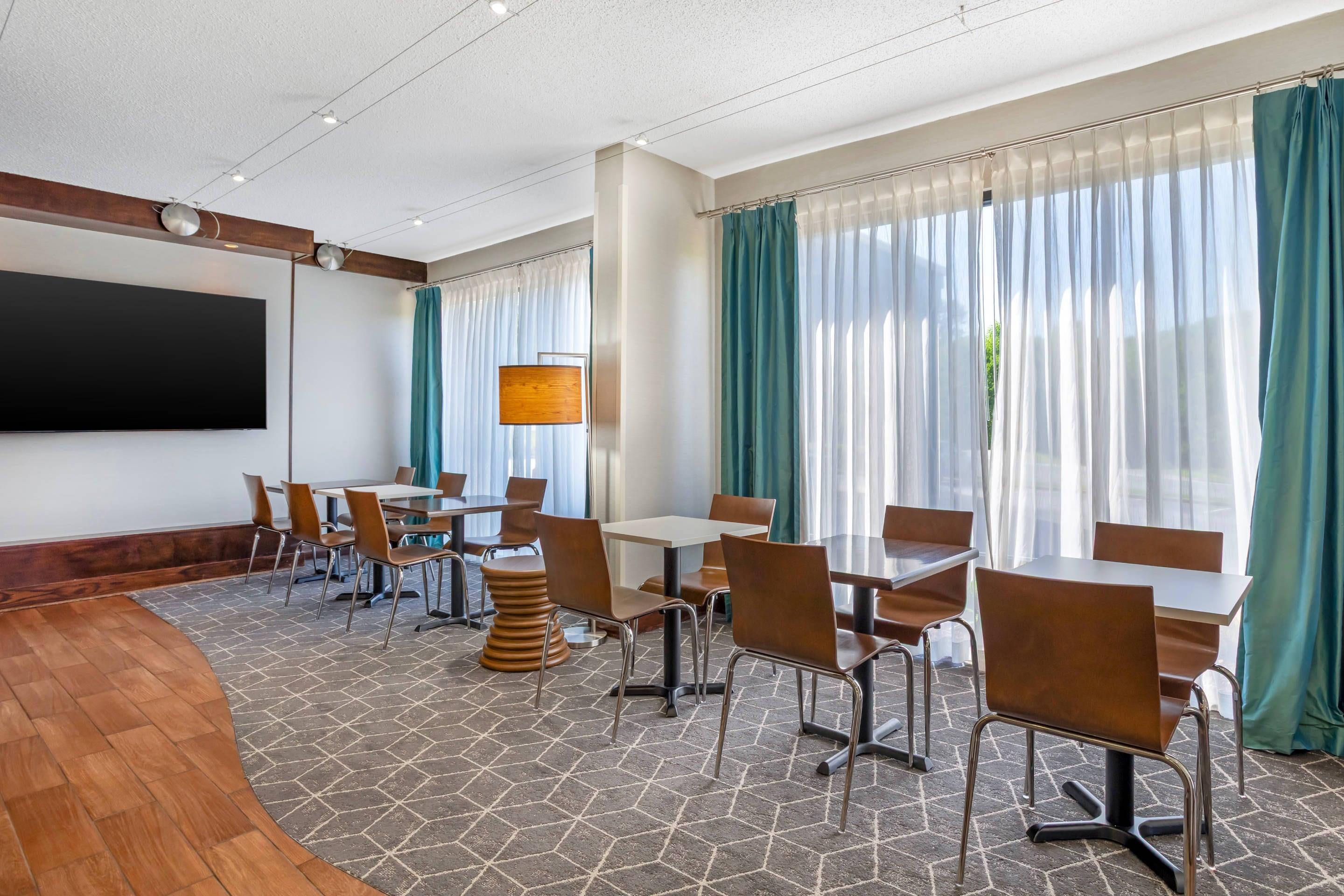 Breakfast area | Cherokee Inn